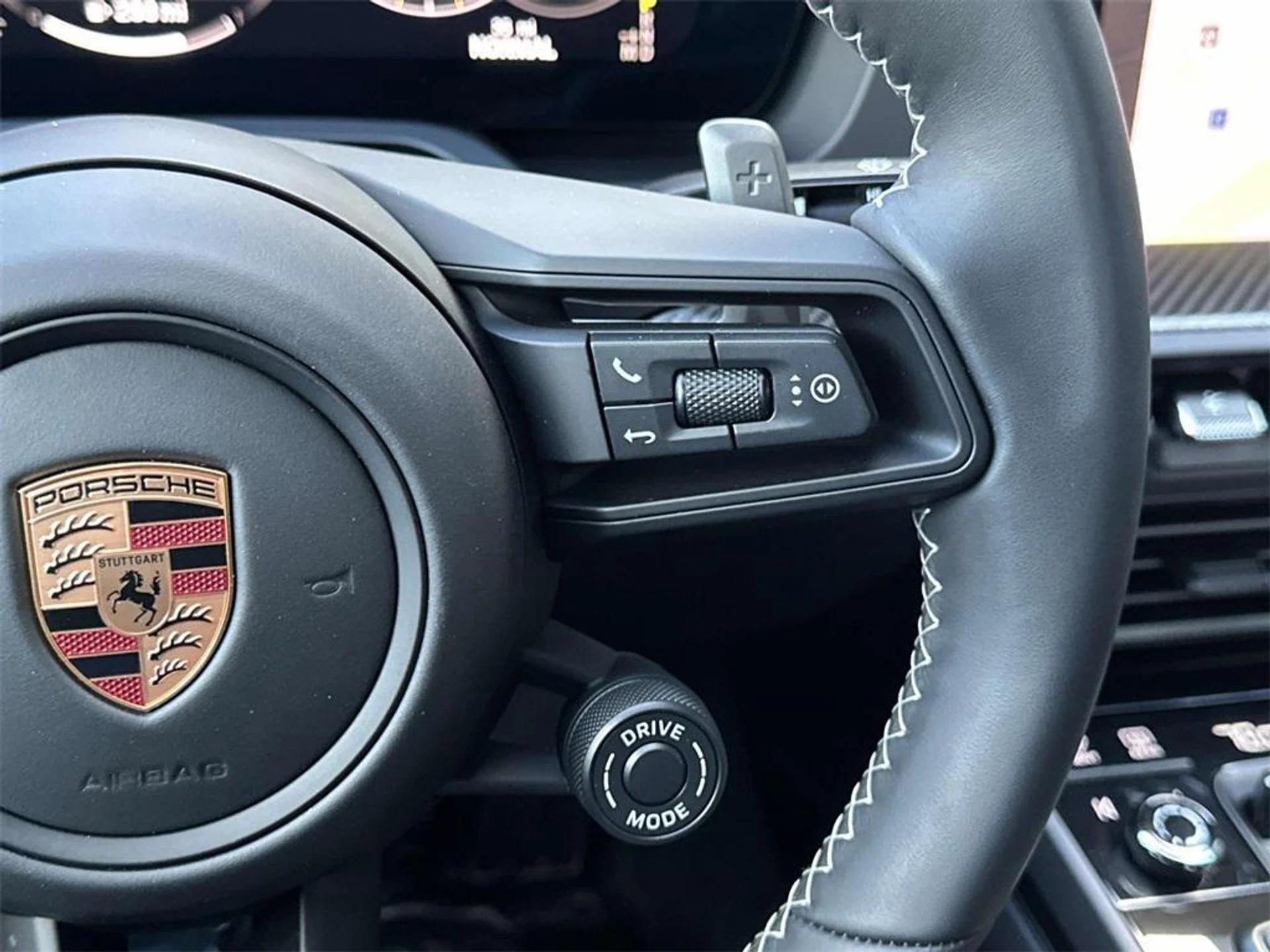 mph018_312989411_L_Wu1_Lkb_H_Hll_O_L_Sz_K_KZ_Bl_F_Rl1c_196b72fb49