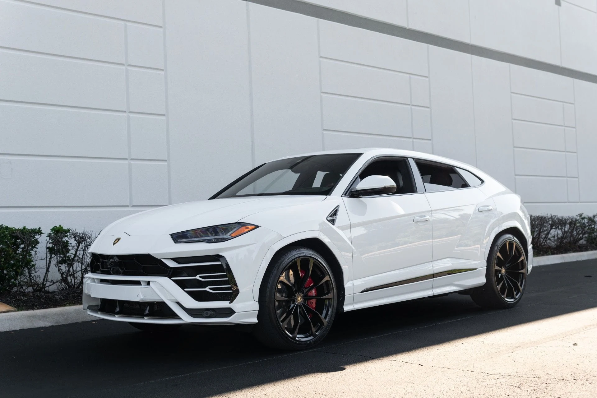mph018_313035362_Used_2021_Lamborghini_Urus_1767069879_57607b3620