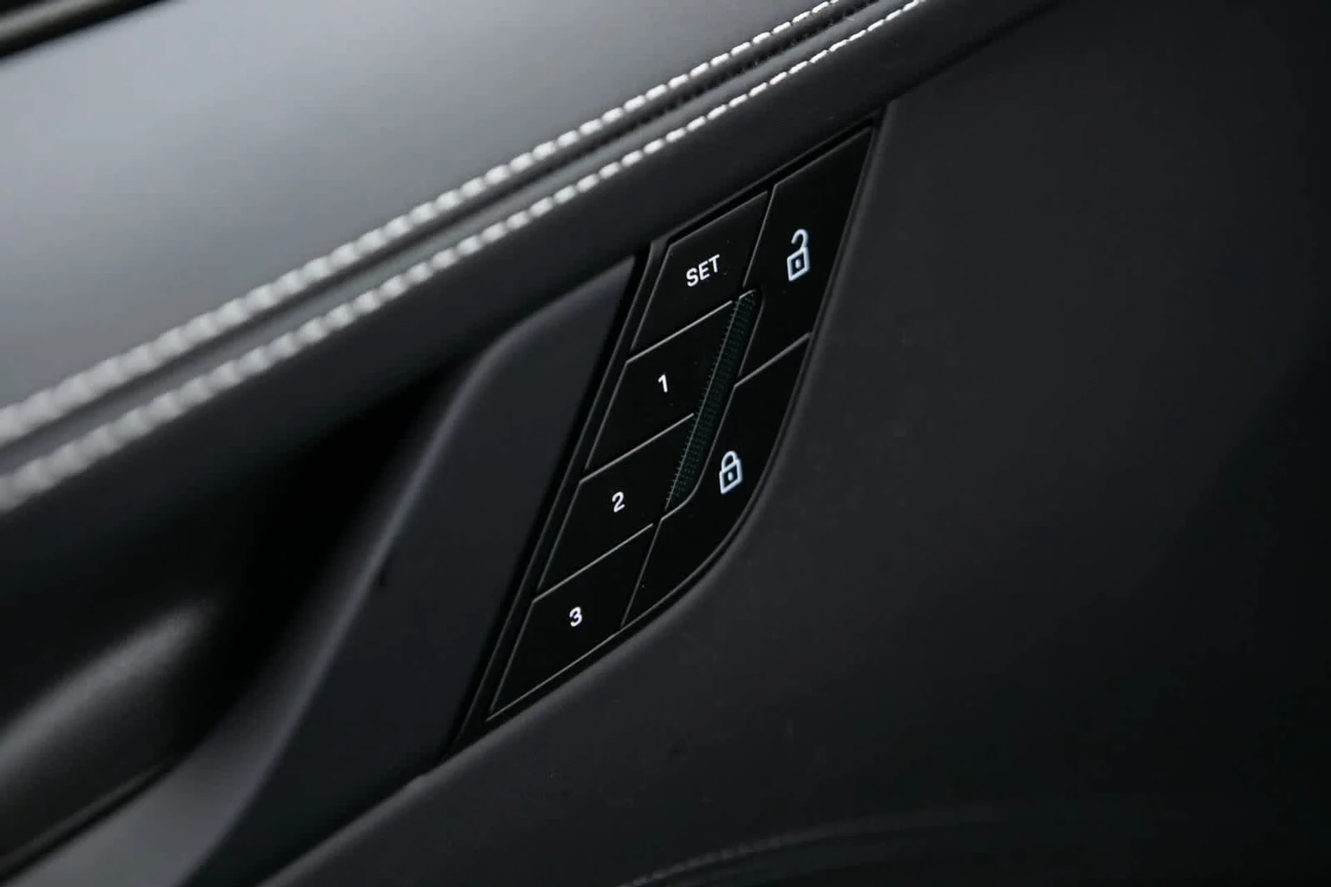 mph018_3131618324_e78bf9c1fbbd782719a71139f9cecd6bx_023def9a39