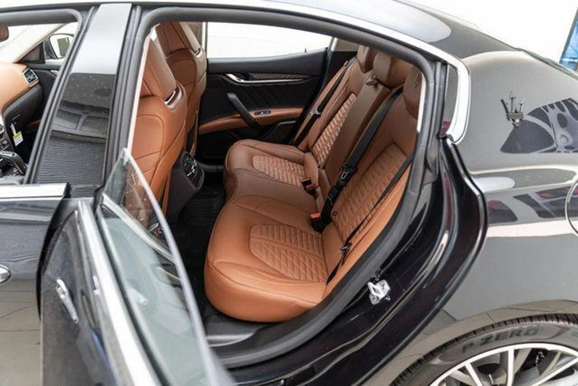 mph018_3136017054_New_2023_Maserati_Ghibli_Modena_1753160510_0272490290