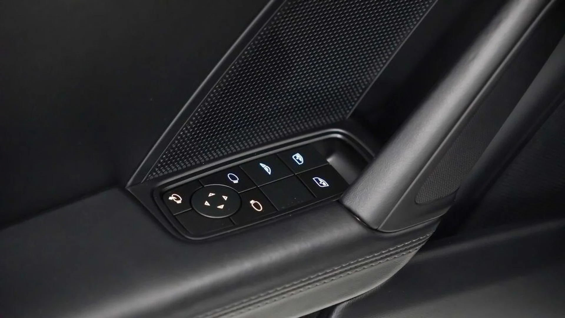 mph018_3140680054_bfe4926b619c6e3e980c9254e4282103x_b5fb1d14bd