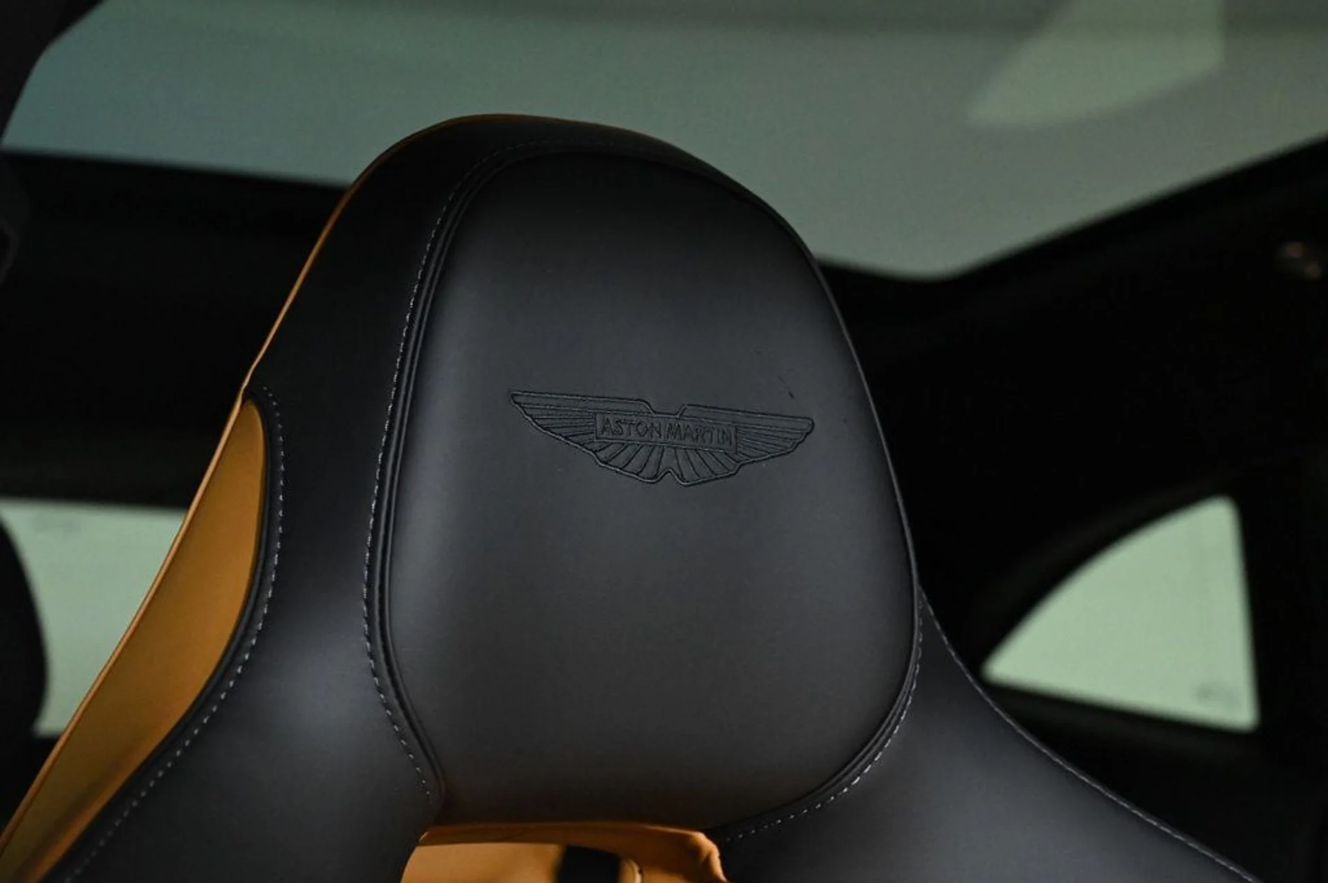 mph018_3140829051_new_2025_aston_martin_dbx_707awd_11350_22901313_18_1024_fc7edf08d8