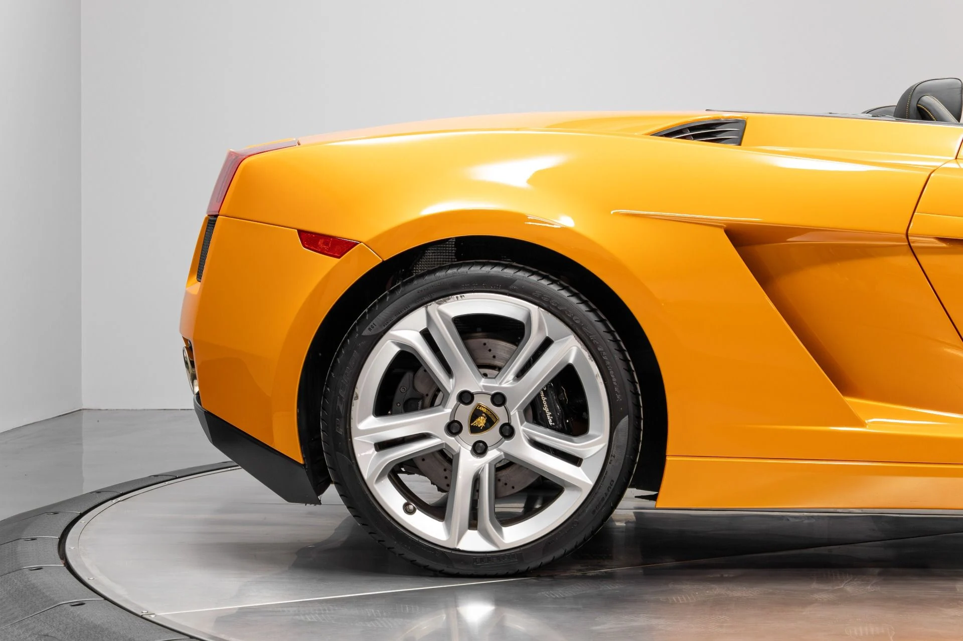 mph018_314536537_Used_2008_Lamborghini_Gallardo_Spyder_1768425608_d2d3274d25
