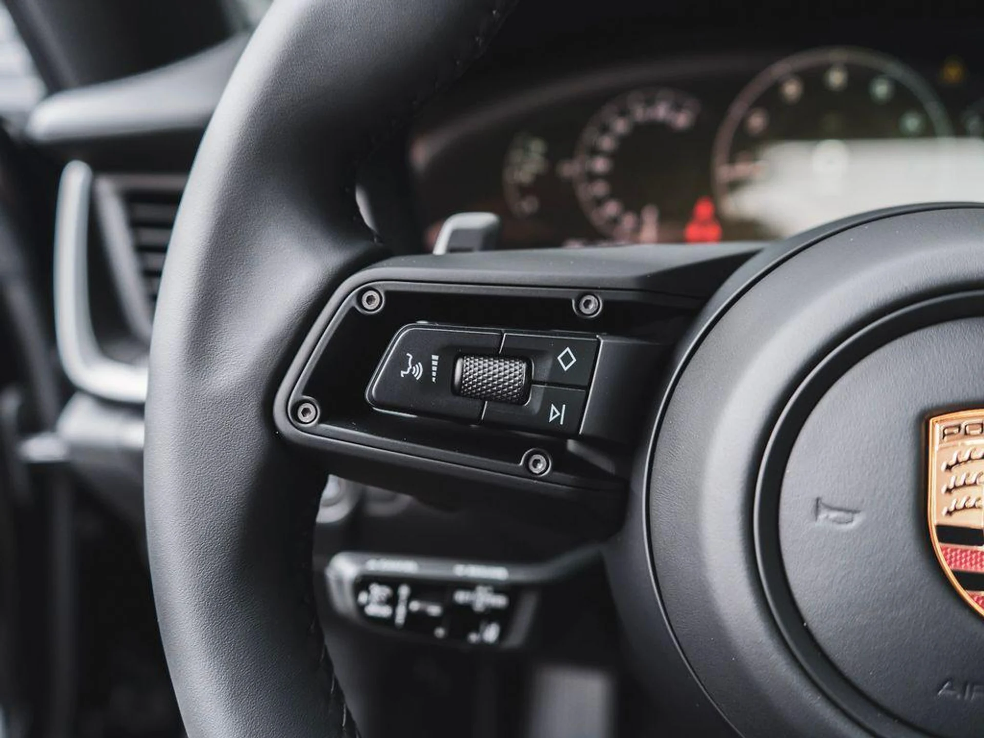 mph018_3145393623_I_Luqq1_H_Su8_GCJX_Yb3_KV_Tc_NCHN_4_f33f255c68