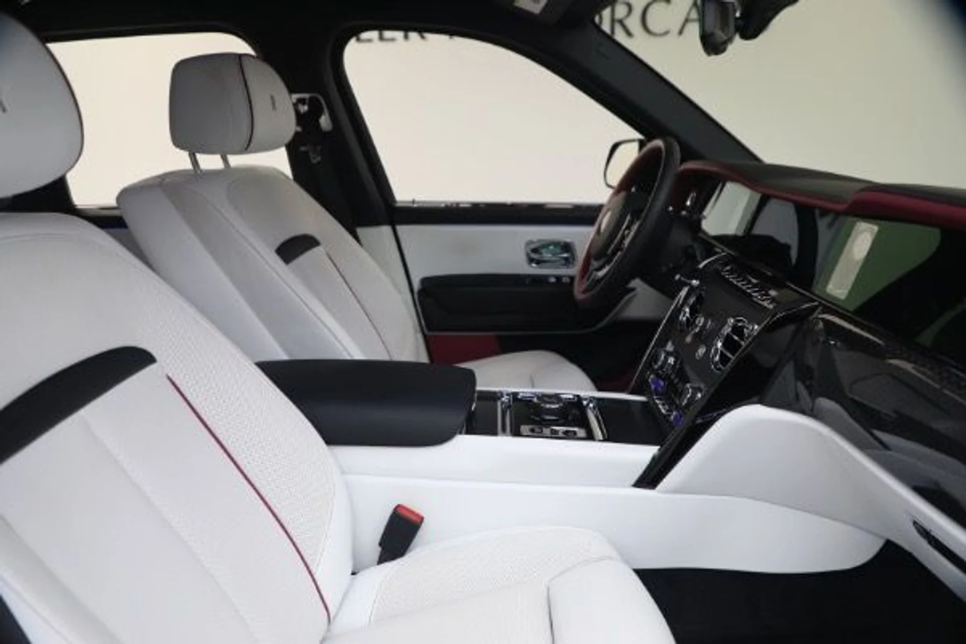 mph018_3148073575_Used_2025_Rolls_Royce_Black_Badge_Cullinan_9e3204a722