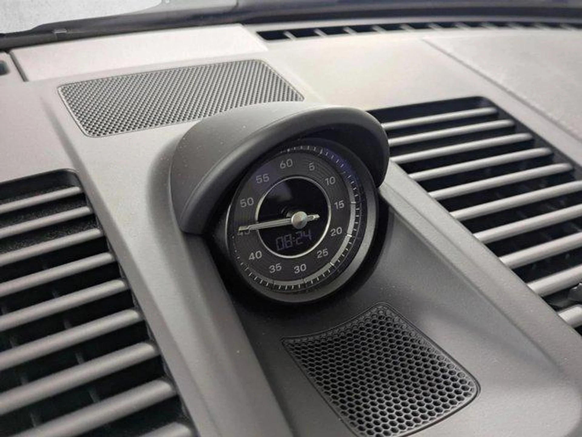 mph018_315090522_a_Q6_LGC_3z_F9_H6d_CM_8_Sc_Nebl_W0eu_Q_52bf21ba4e