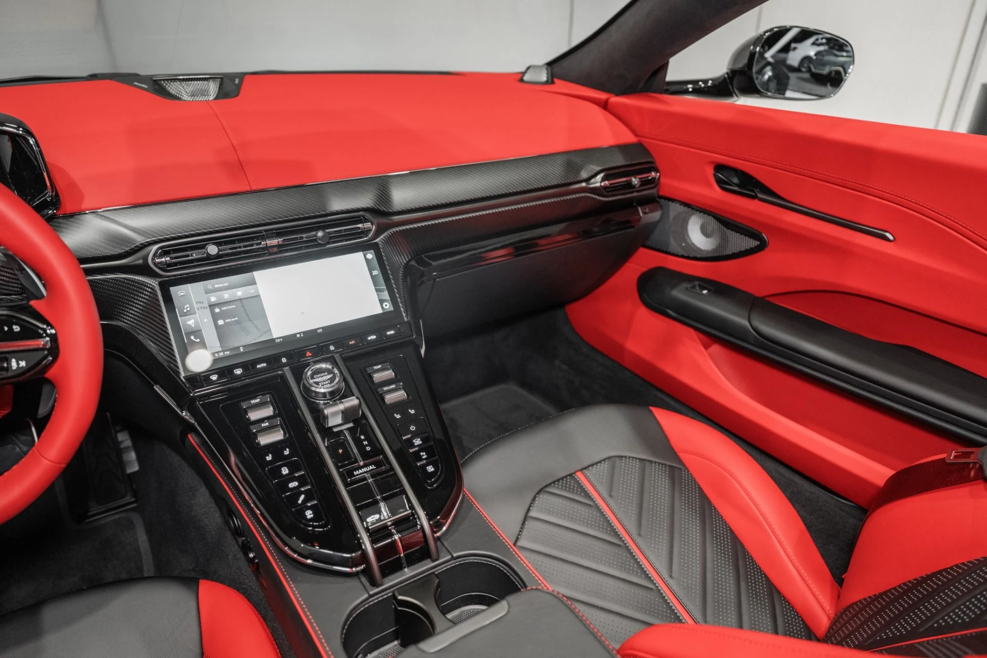 mph018_3156448342_New_2026_Aston_Martin_Vantage_S_Roadster_1781710723_0d7ce646ea