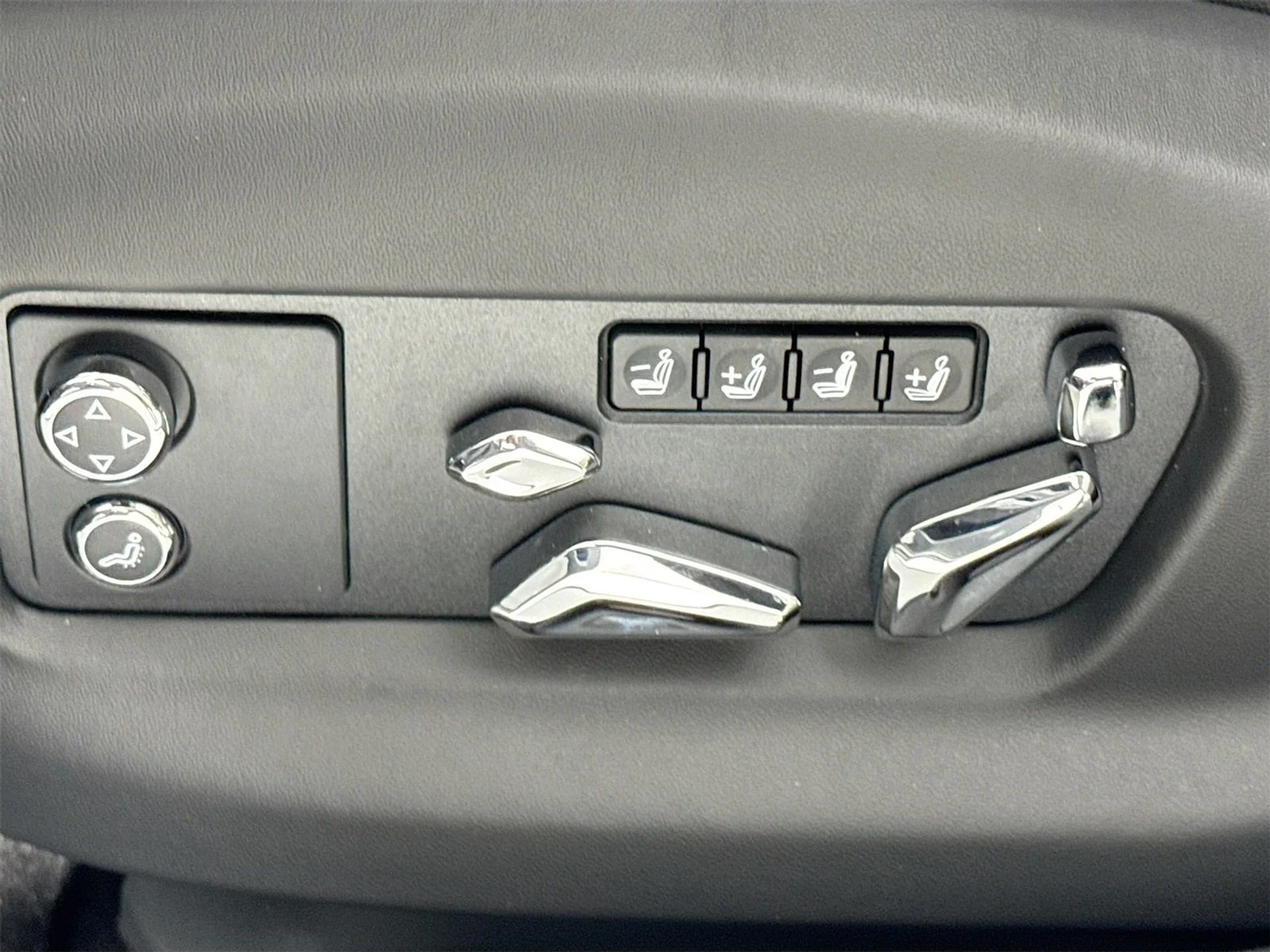 mph018_3157015218_04c0629c02fc74cc4eeca7fb4c68de53x_70e30cc1be