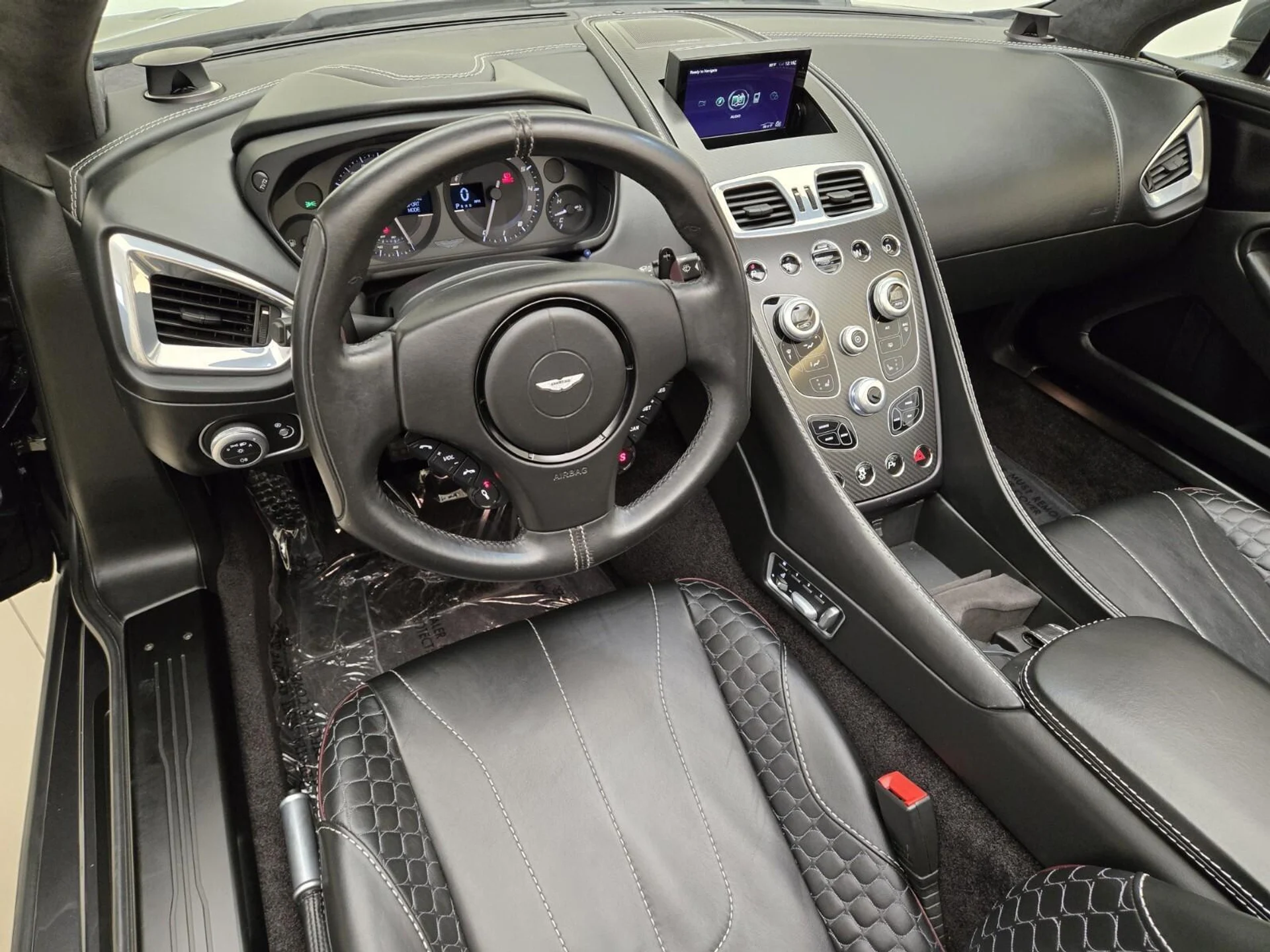 mph018_3158061298_Used_2015_Aston_Martin_Vanquish_Volante_1756882944_0c9a59aab1
