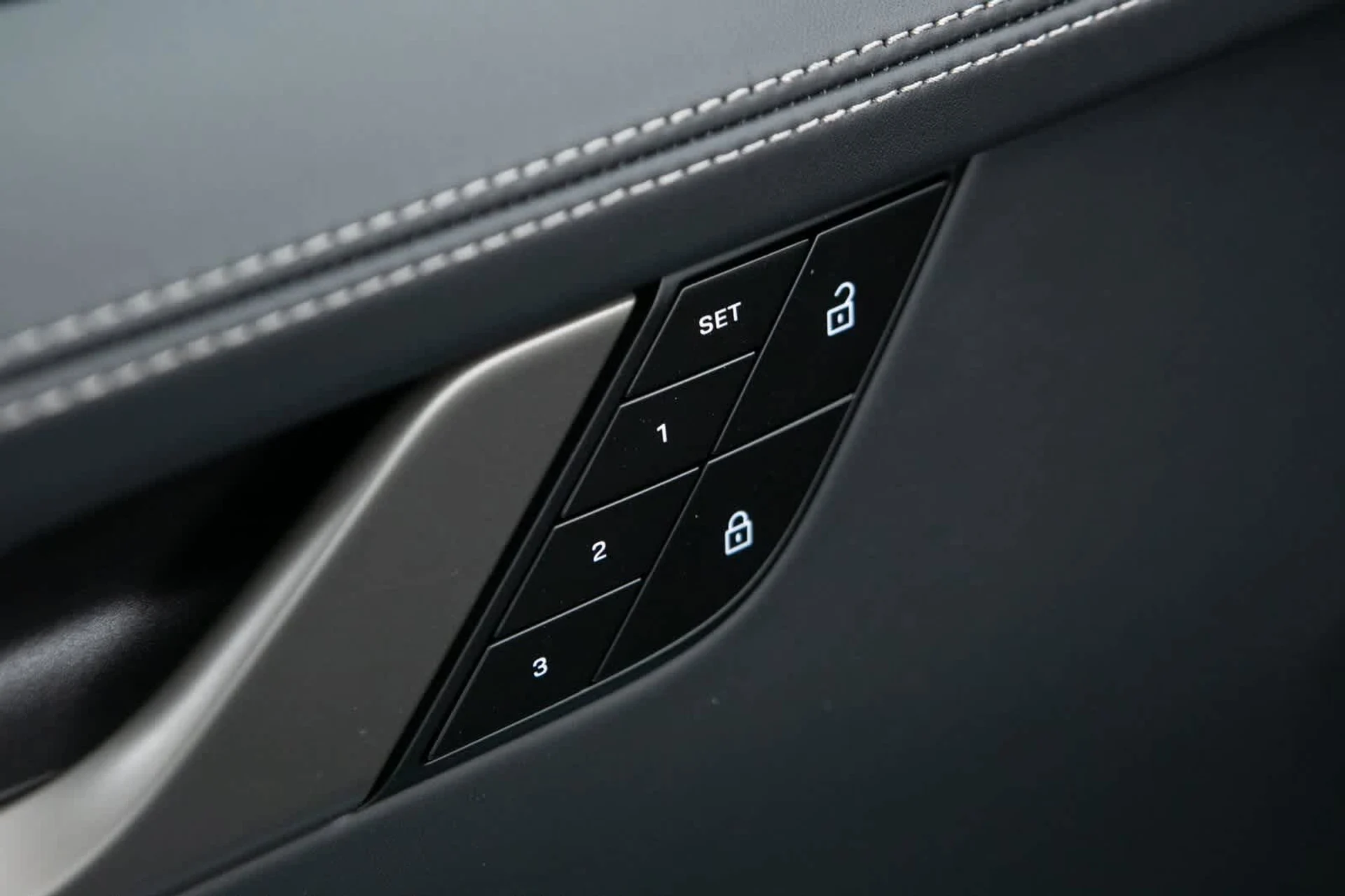 mph018_3165394575_731a3d0a9ff430d0c5e275bac47f1038x_b1fccec810