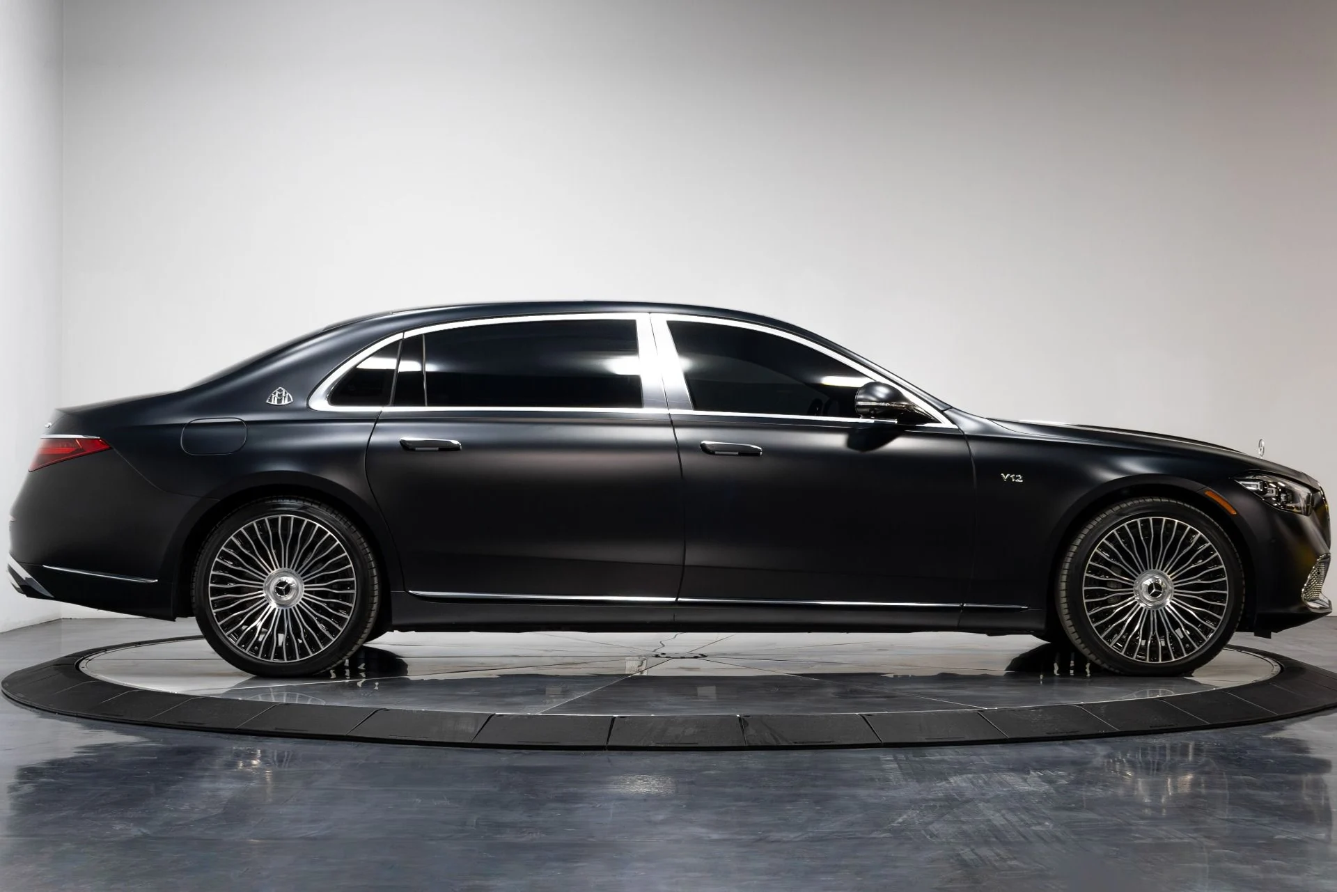 mph018_3178716408_Used_2024_Mercedes_Benz_S_Class_Maybach_S_680_4_MATIC_1764625509_f28122872d