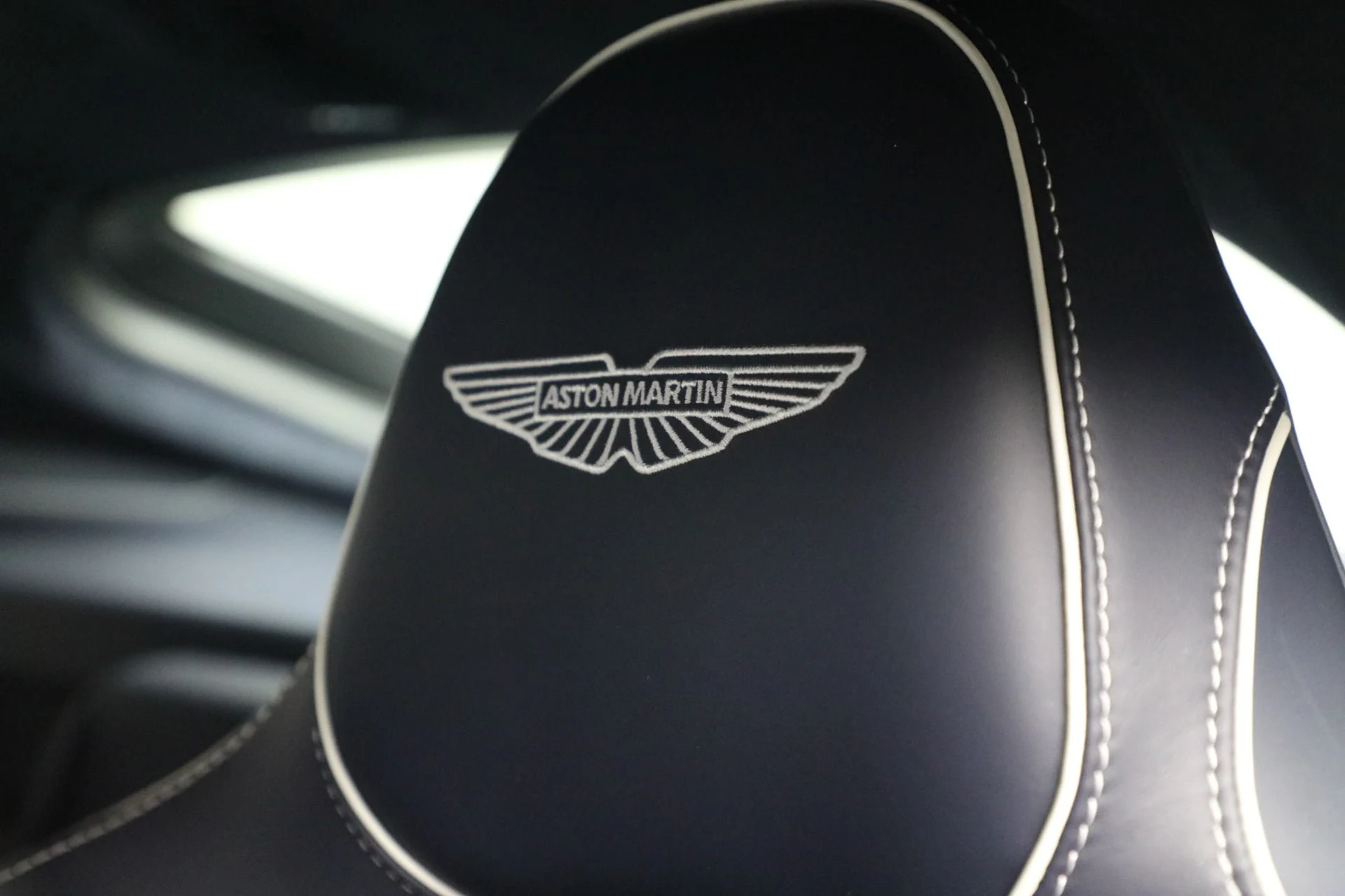 mph018_3182419314_New_2025_Aston_Martin_Vantage_4767777ec2