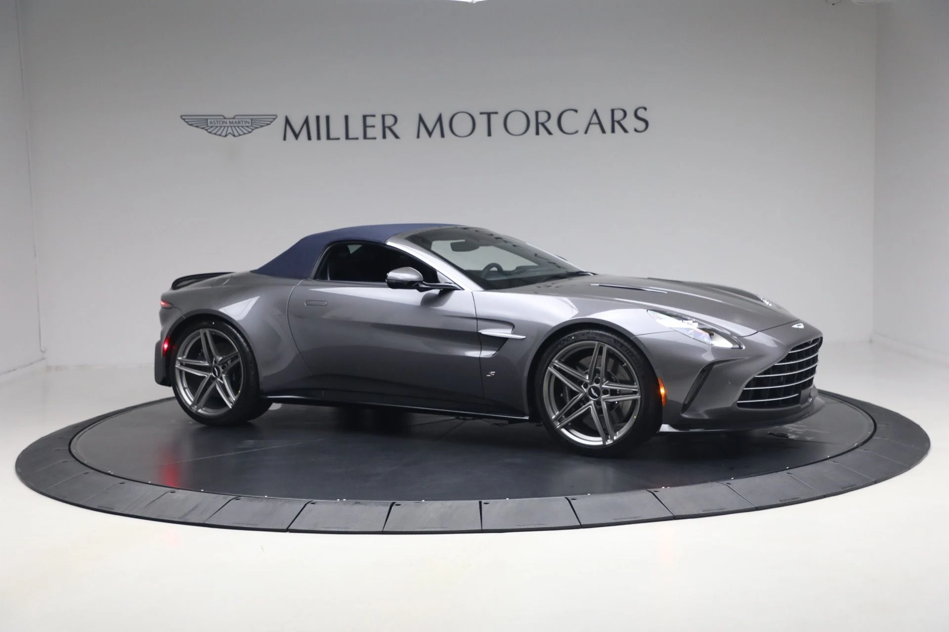 mph018_3192871860_New_2026_Aston_Martin_Vantage_S_Roadster_1786132821_aab30ff0d5