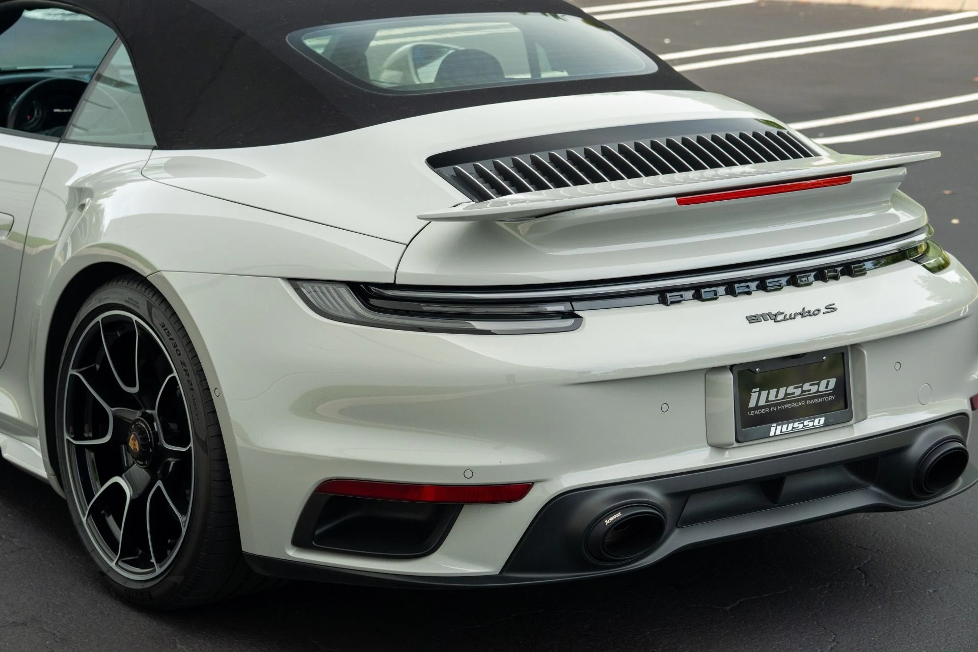 mph018_3205093366_Used_2024_Porsche_911_Turbo_S_1757432000_da2ecedf80
