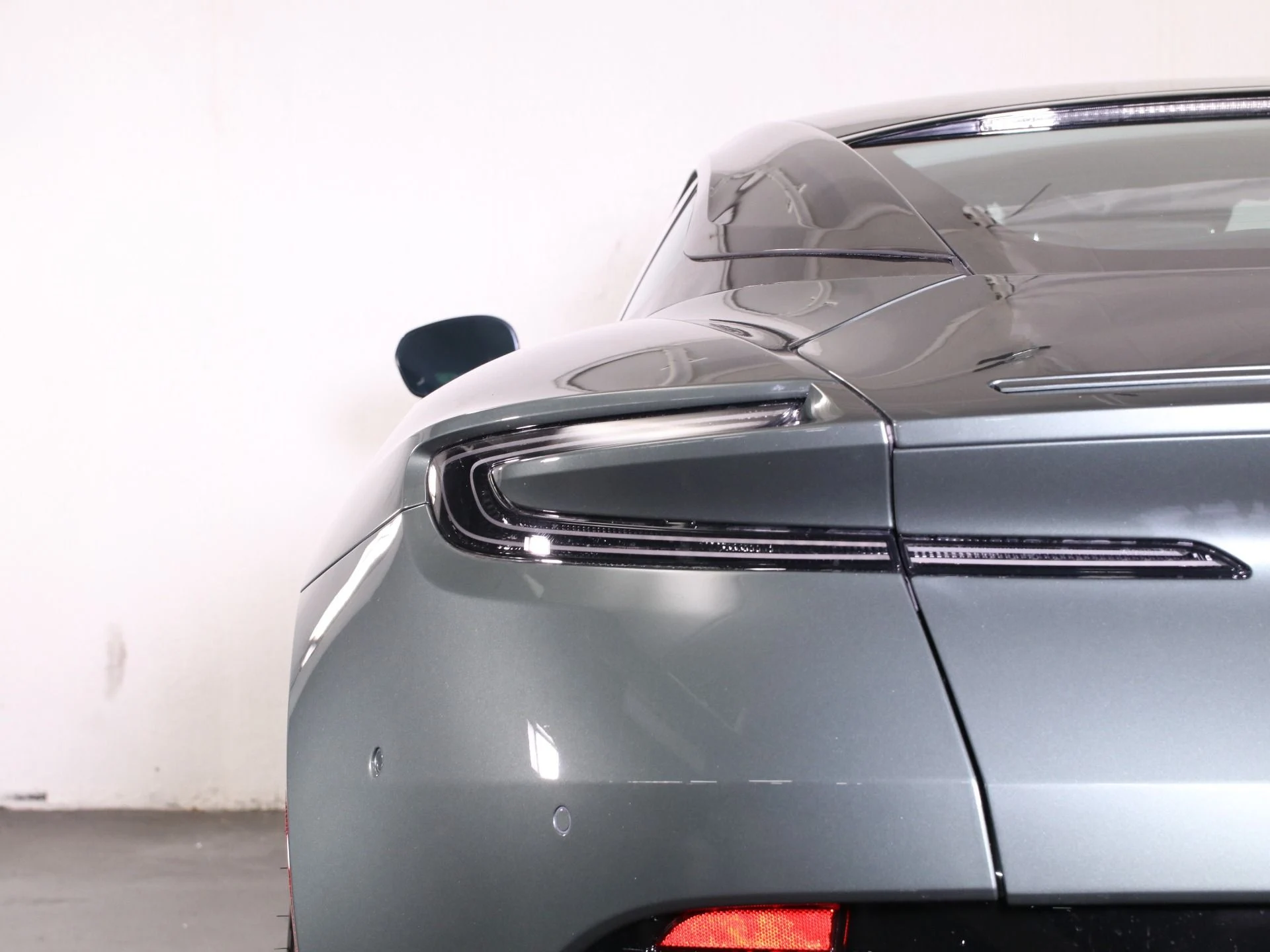 mph018_3212655607_New_2025_Aston_Martin_DB_12_1763585556_7cccbef562