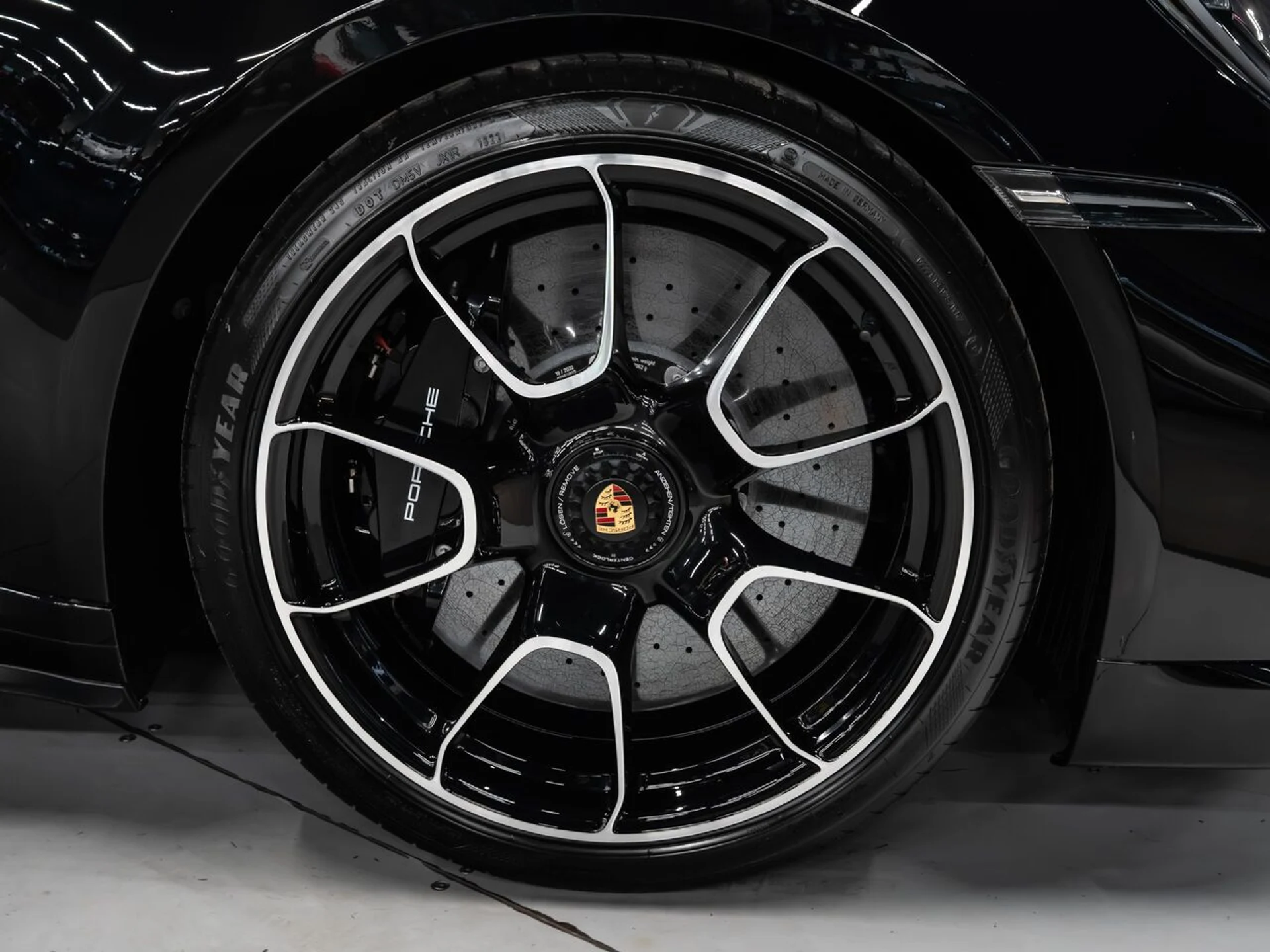 mph018_3217044760_porsche_911_2022_504c2ead26