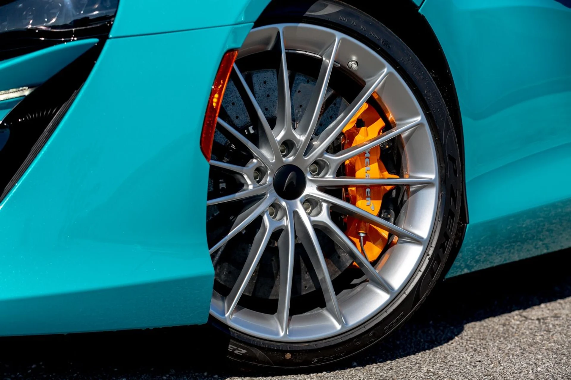 mph018_3217687683_New_2025_Mc_Laren_Artura_Spider_Performance_cebb84e400