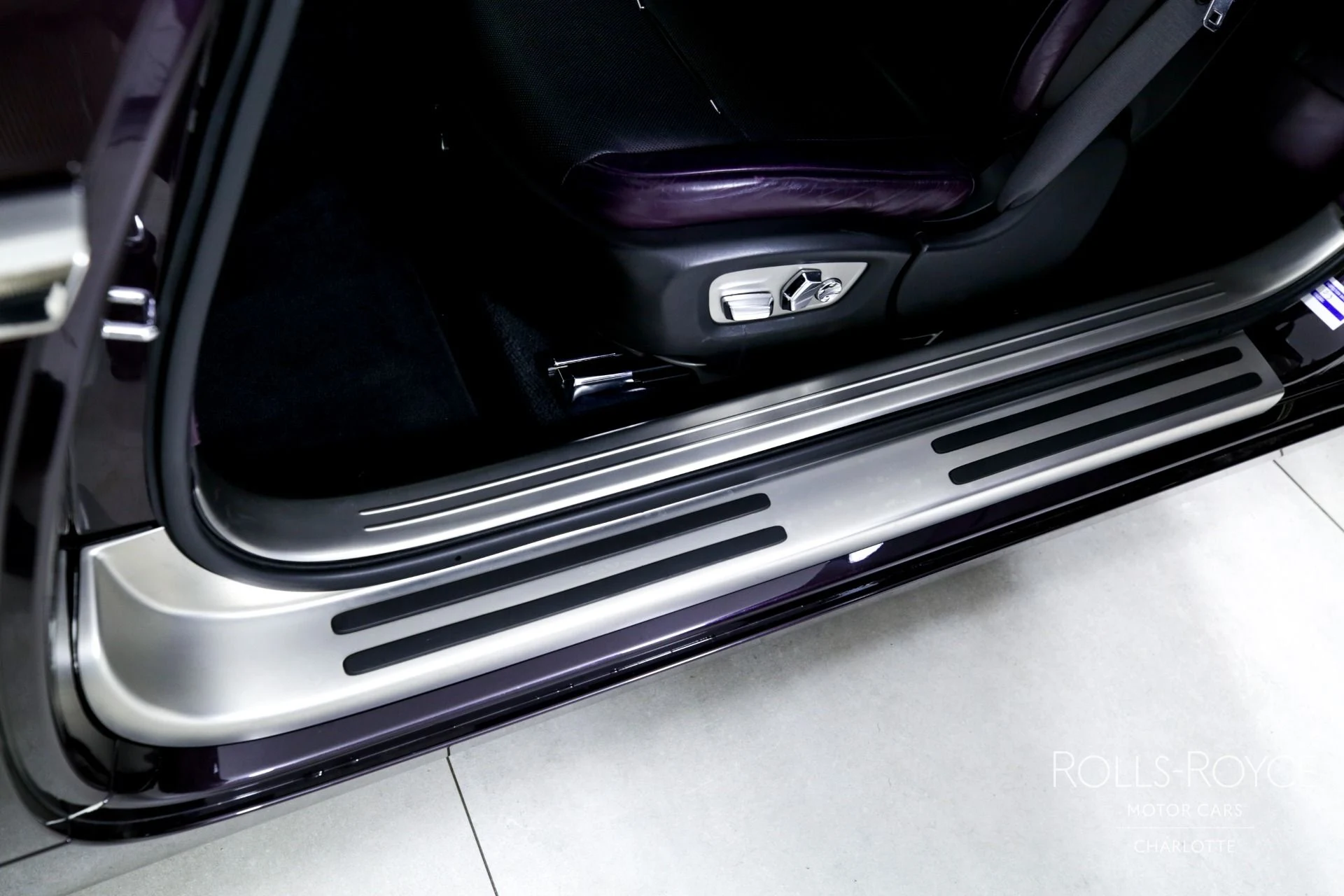 mph018_3223267840_Used_2018_Rolls_Royce_Wraith_1744735509_41e699096e