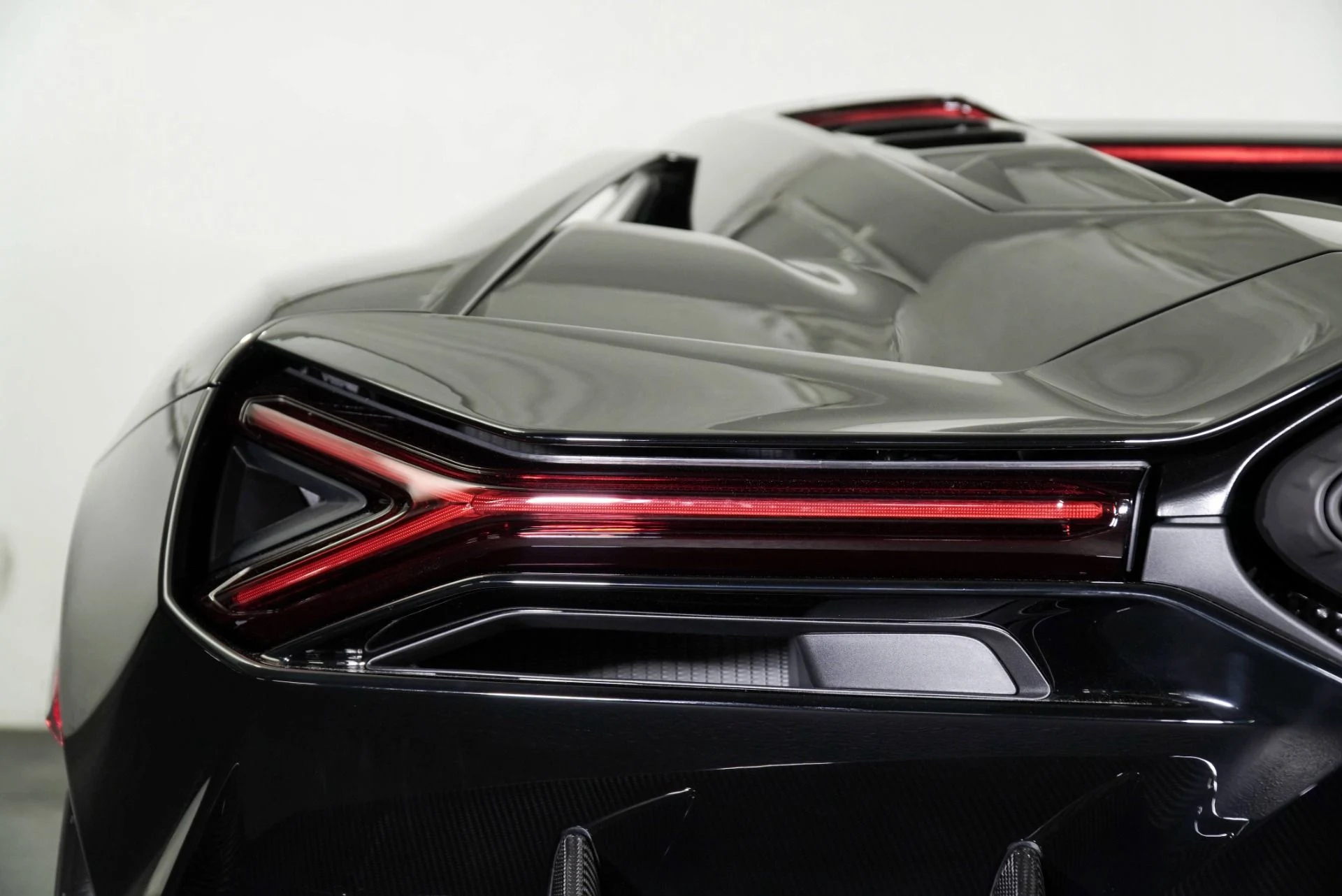 mph018_3225648045_New_2026_Lamborghini_Revuelto_1776293833_d9572bb134