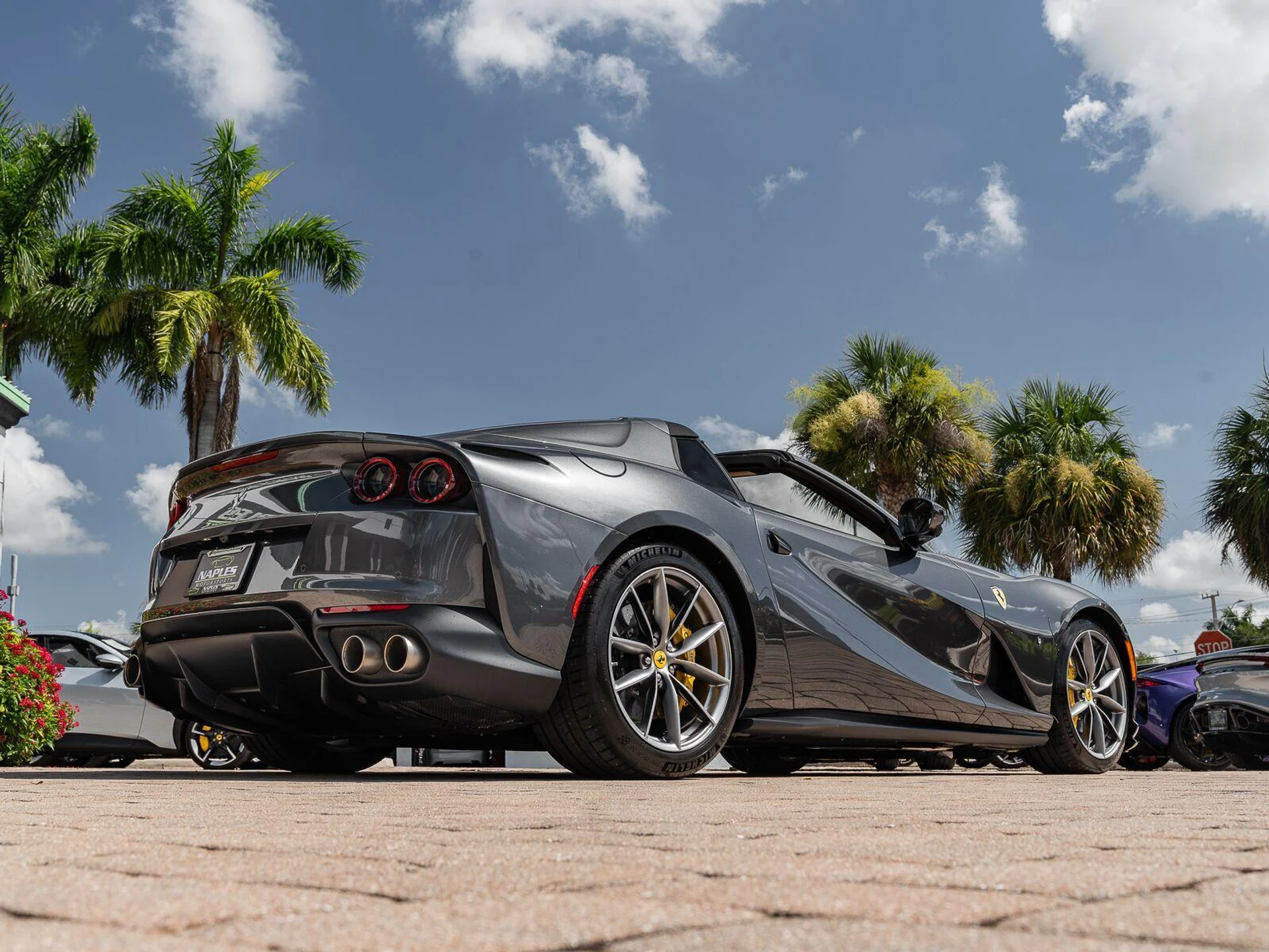 mph018_3229185509_Used_2022_Ferrari_812_GTS_Convertible_1784905674_1dccd75776