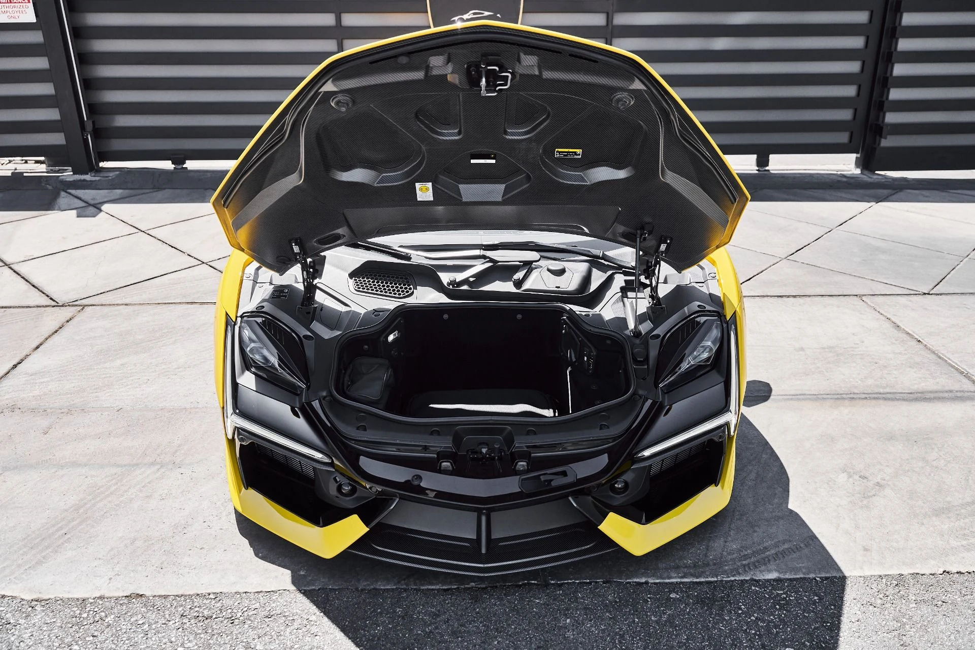 mph018_3236194776_Used_2025_Lamborghini_Revuelto_Base_1780084747_eab25c74f5