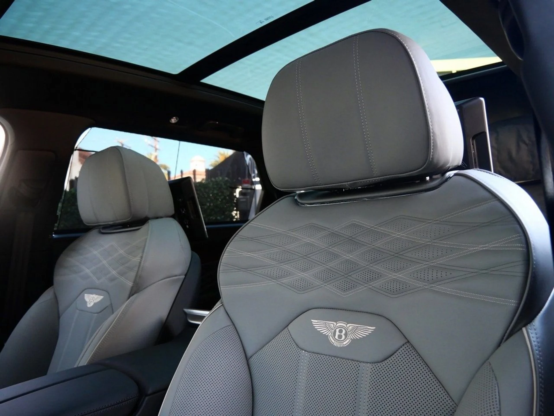 mph018_3243991994_66d90366634d2b67a2ef4c29b5817503x_03d45817e6