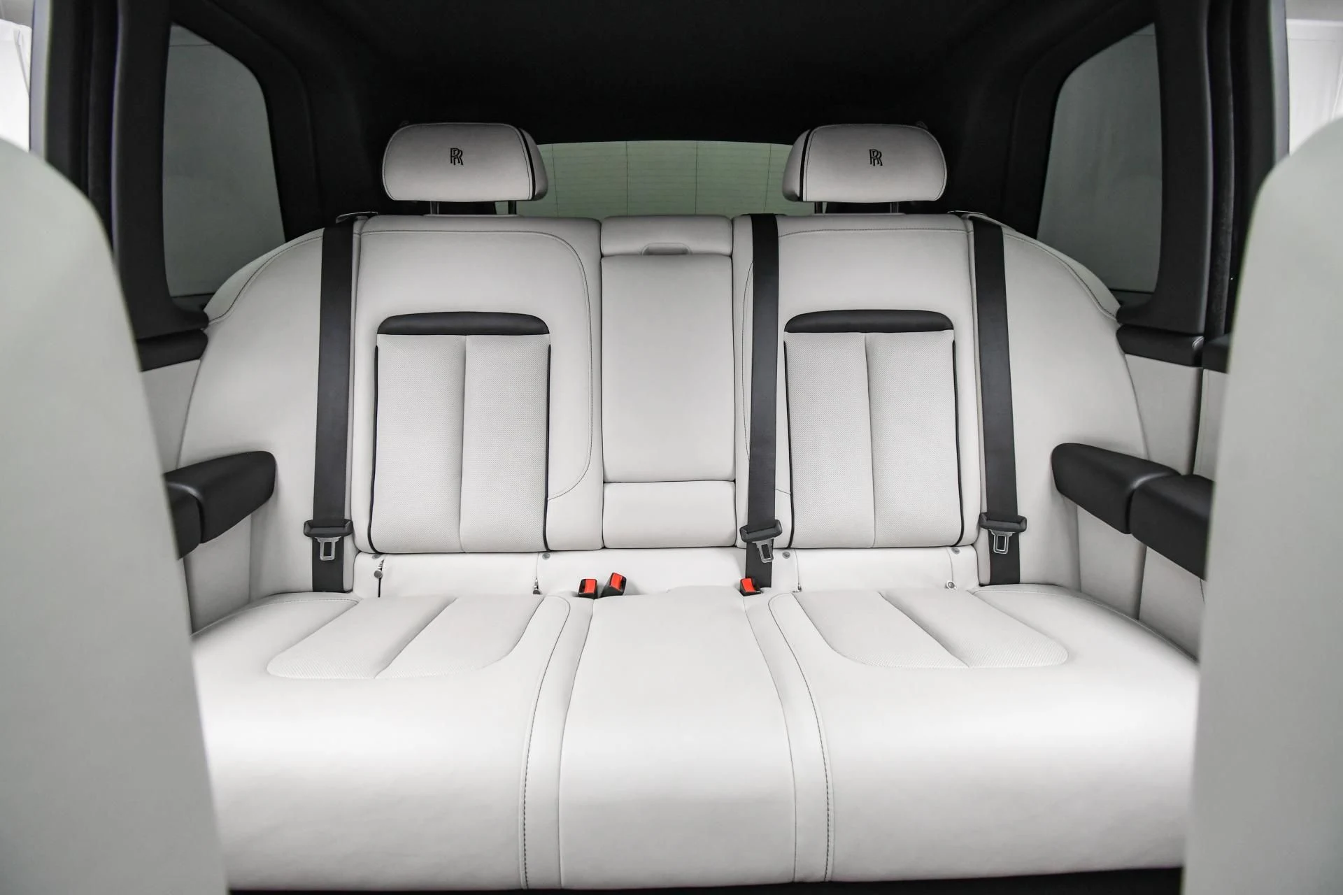 mph018_3246830646_Used_2020_Rolls_Royce_Cullinan_1753776502_7412cc428d
