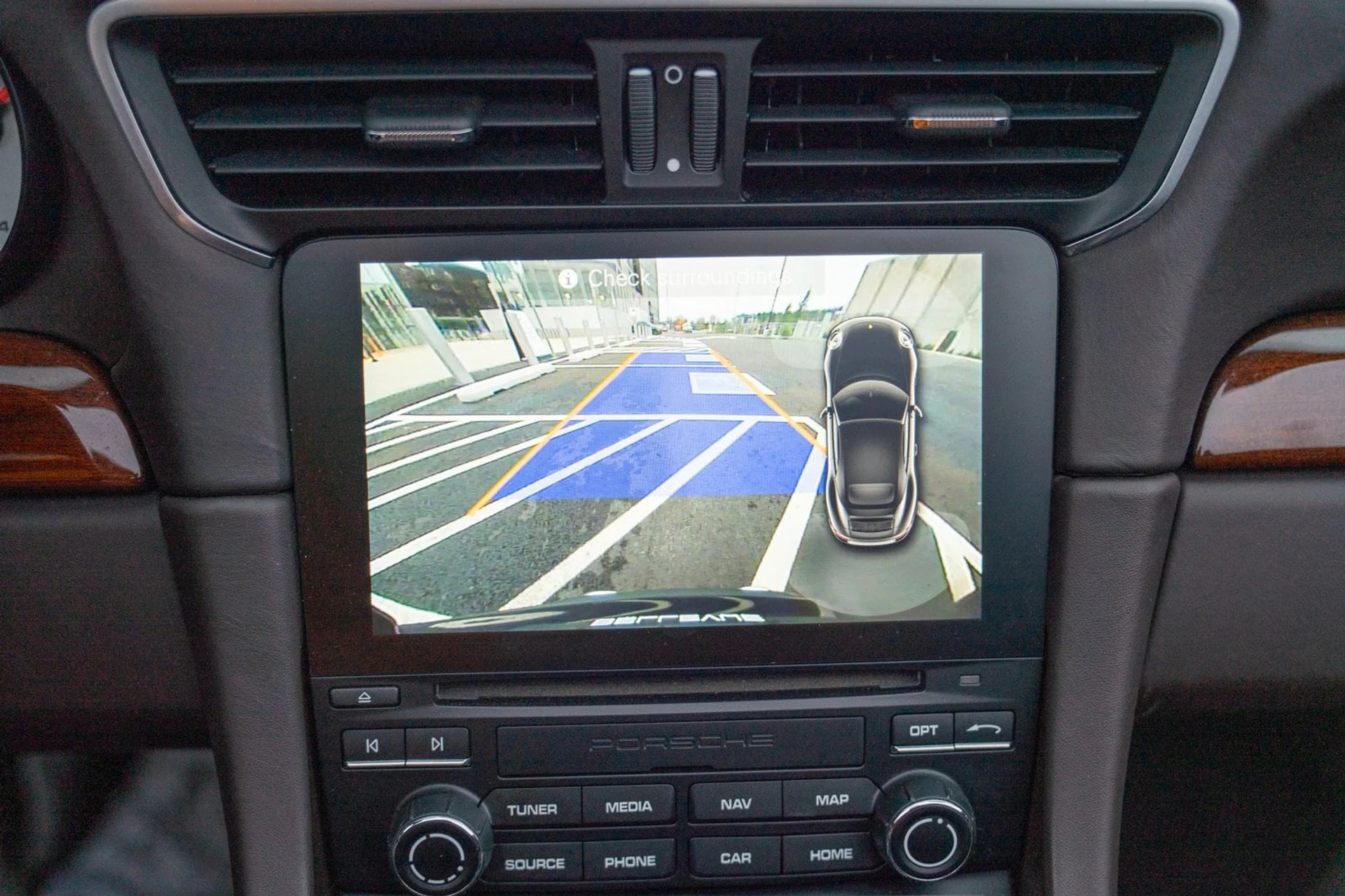 mph018_324725600_f81fb76194758eb5557056a5d52f85cax_aad1e73b57