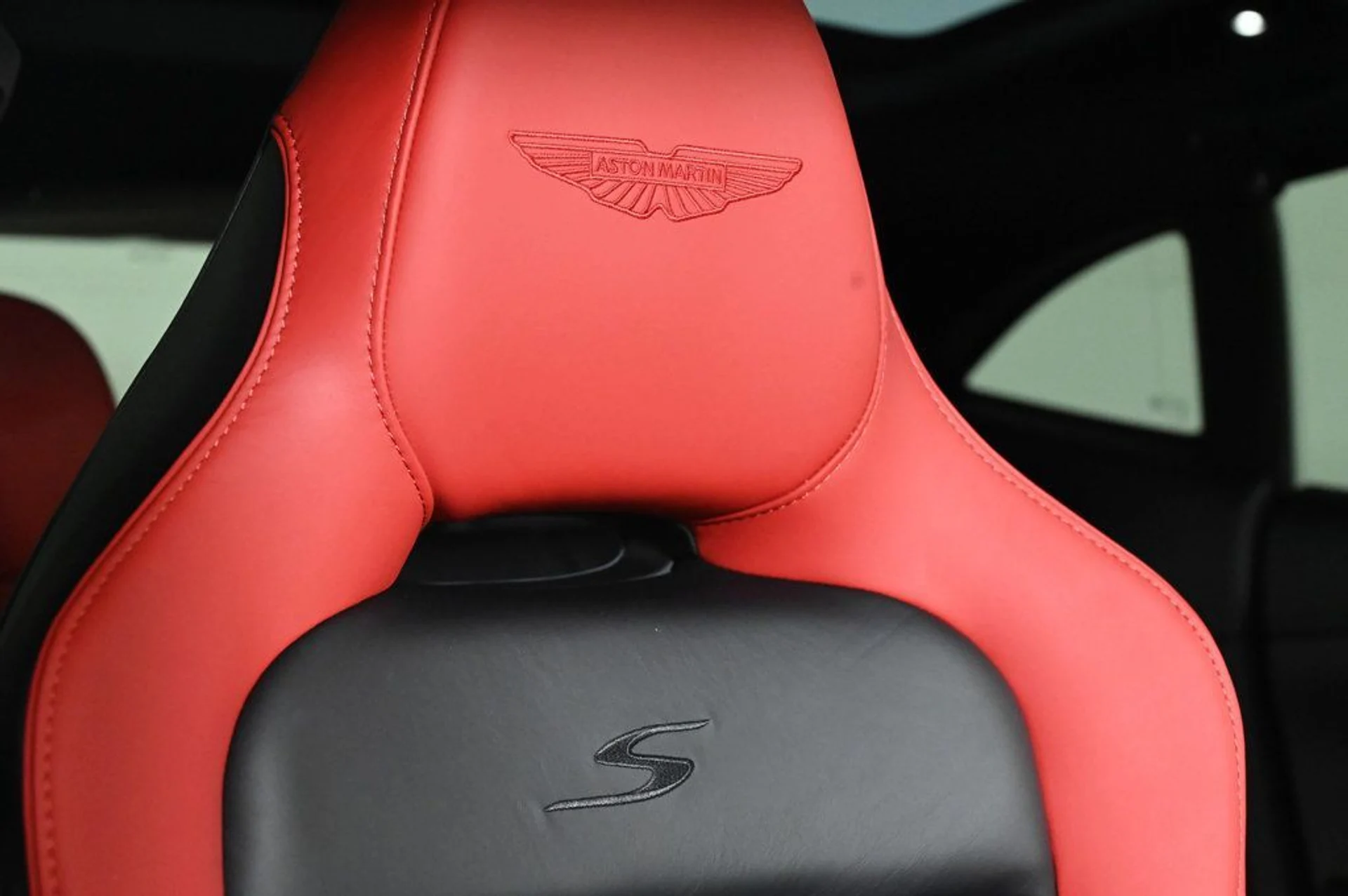 mph018_3250089905_new_2026_aston_martin_dbx_sawd_11350_22961670_18_1024_1ec8d07f8f