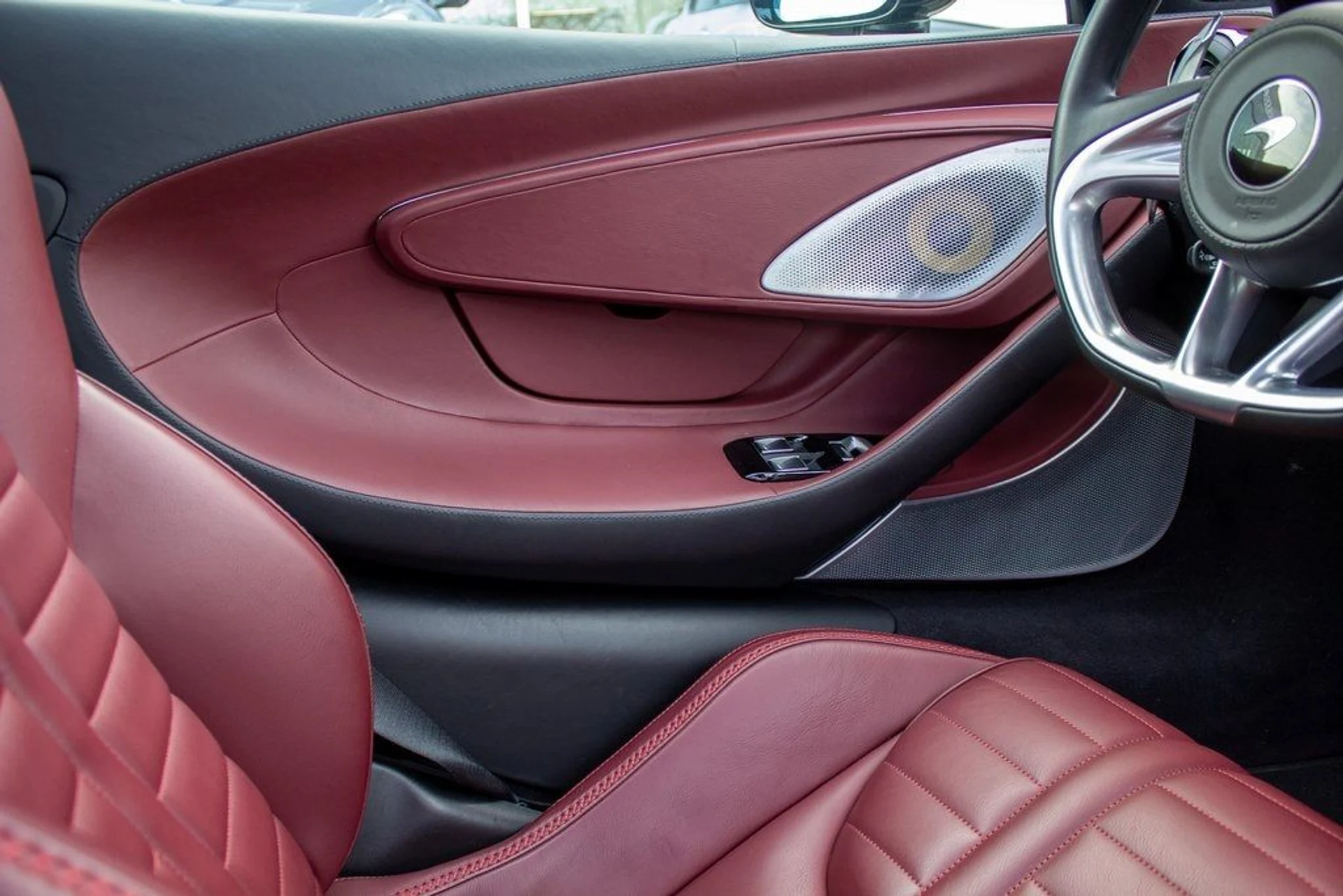 mph018_3251652461_e156b7d3d16c33815204328dec409667_5acb964edc