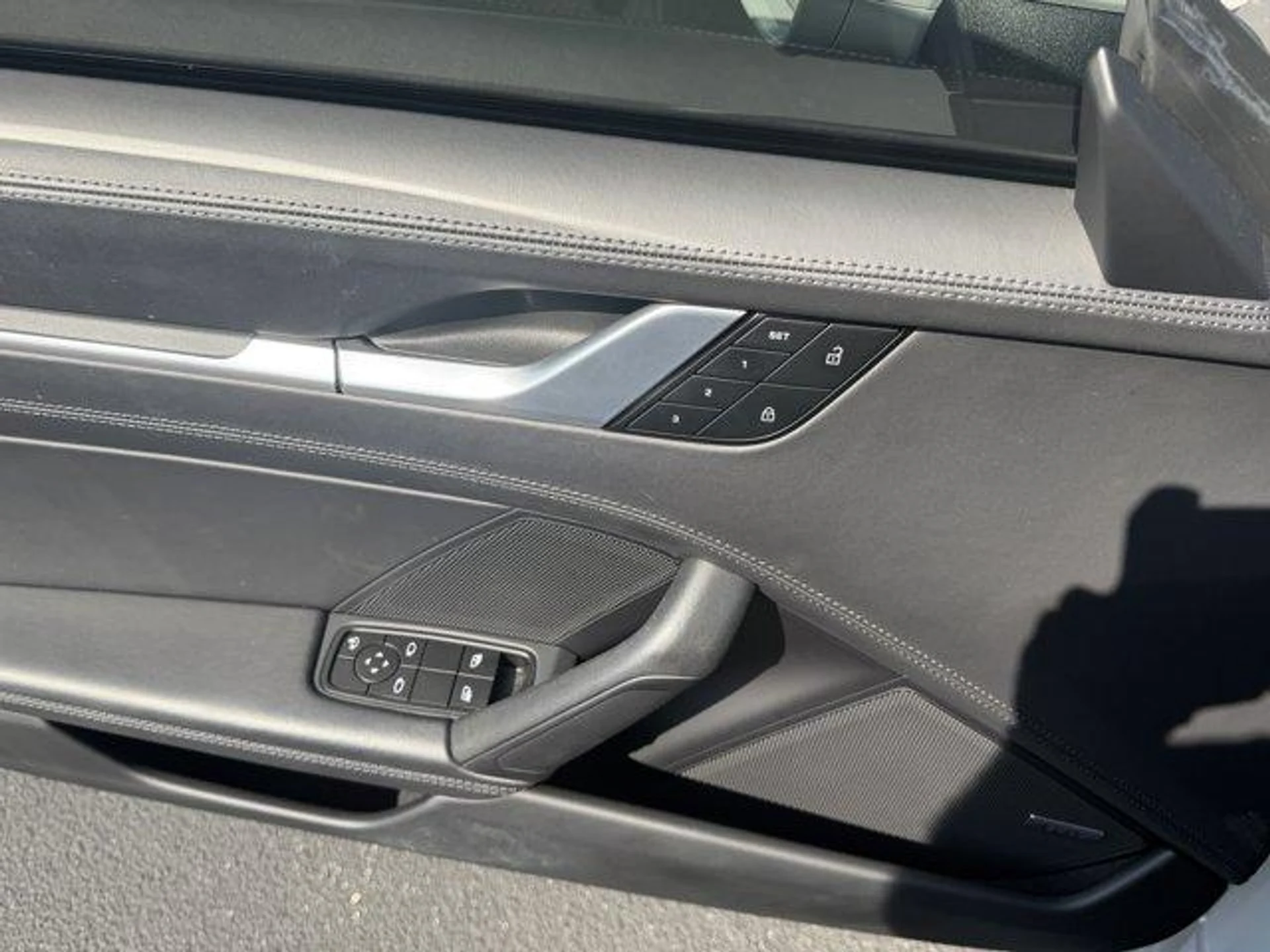 mph018_3255656236_gh_my1_Qu_In_F_Ug_Wn_Q_Sq5_Qv08c_QA_8_4a68e1a1f6