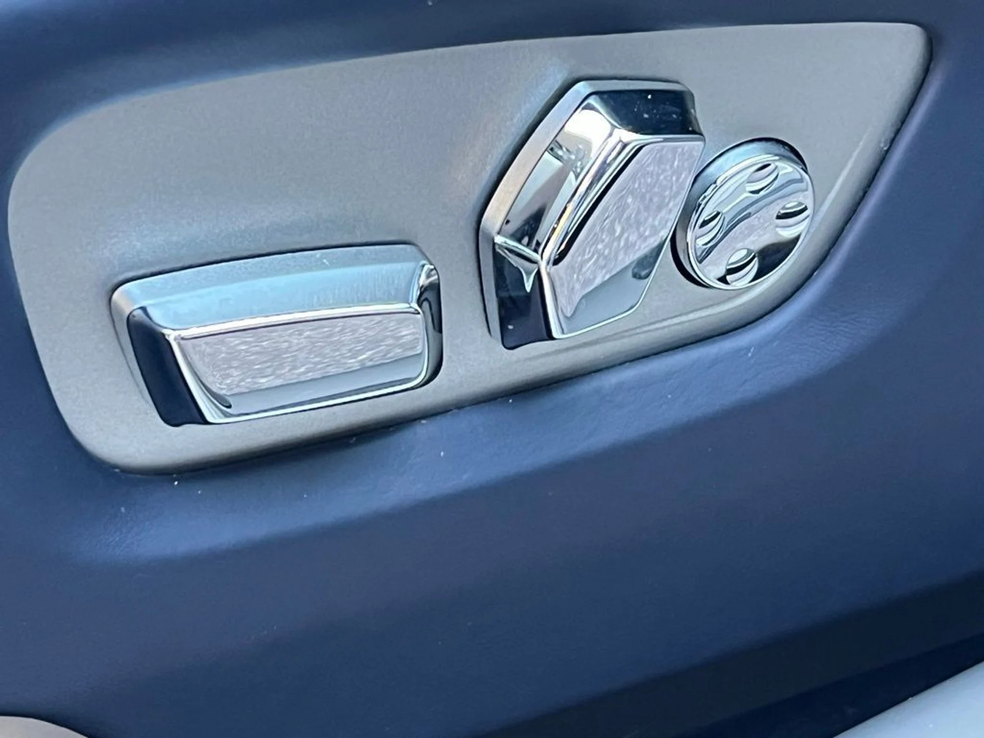 mph018_3256316059_c42d73dd316b58060070f76d134c0c5ax_f445aca00c