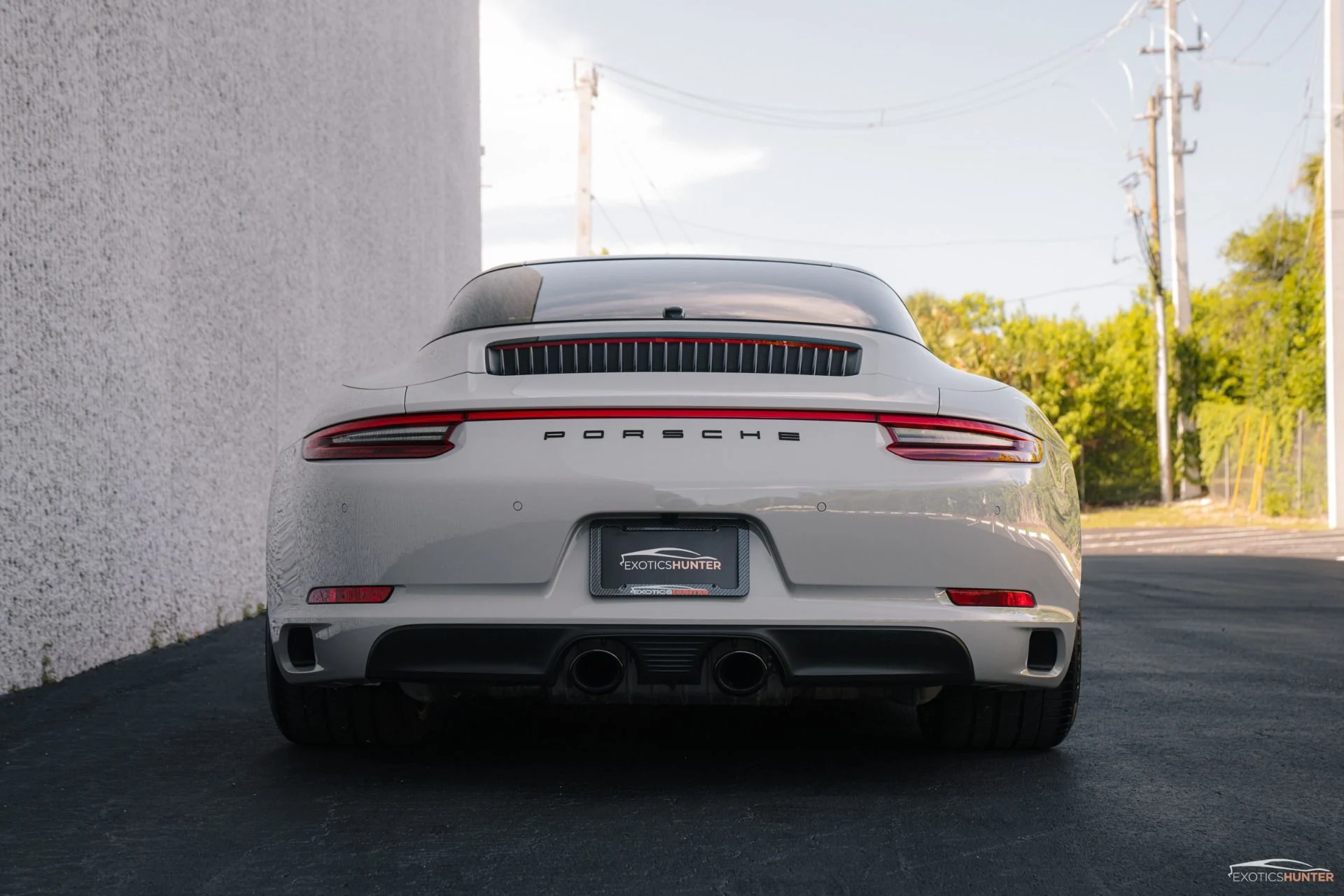 mph018_3262442218_Used_2018_Porsche_911_Targa_4_GTS_in_Chalk_with_GTS_Interior_Pack_PDK_1755551919_3878e24f2b