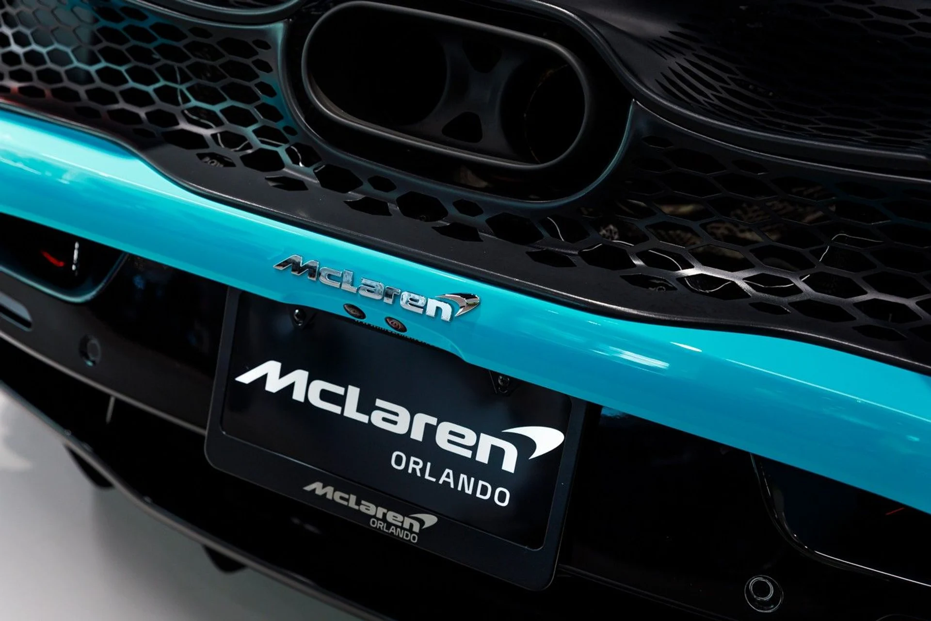 mph018_3265088389_605_p19_l_0479a736ed