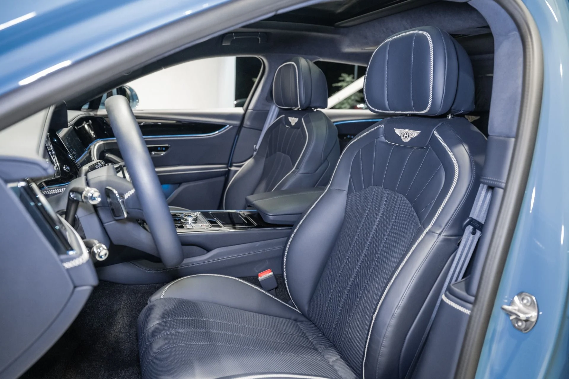 mph018_3265610880_Used_2024_Bentley_Flying_Spur_Edition_8_1777999219_d40fce5f07