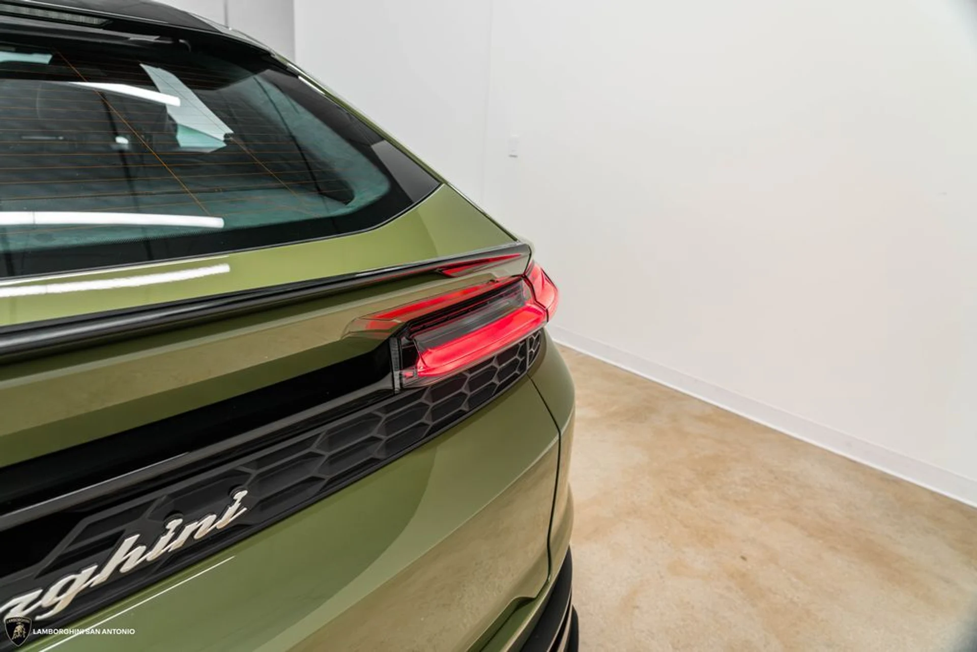 mph018_3266577402_3823b9f88d30cc124e39c424dff8e232x_d485892230