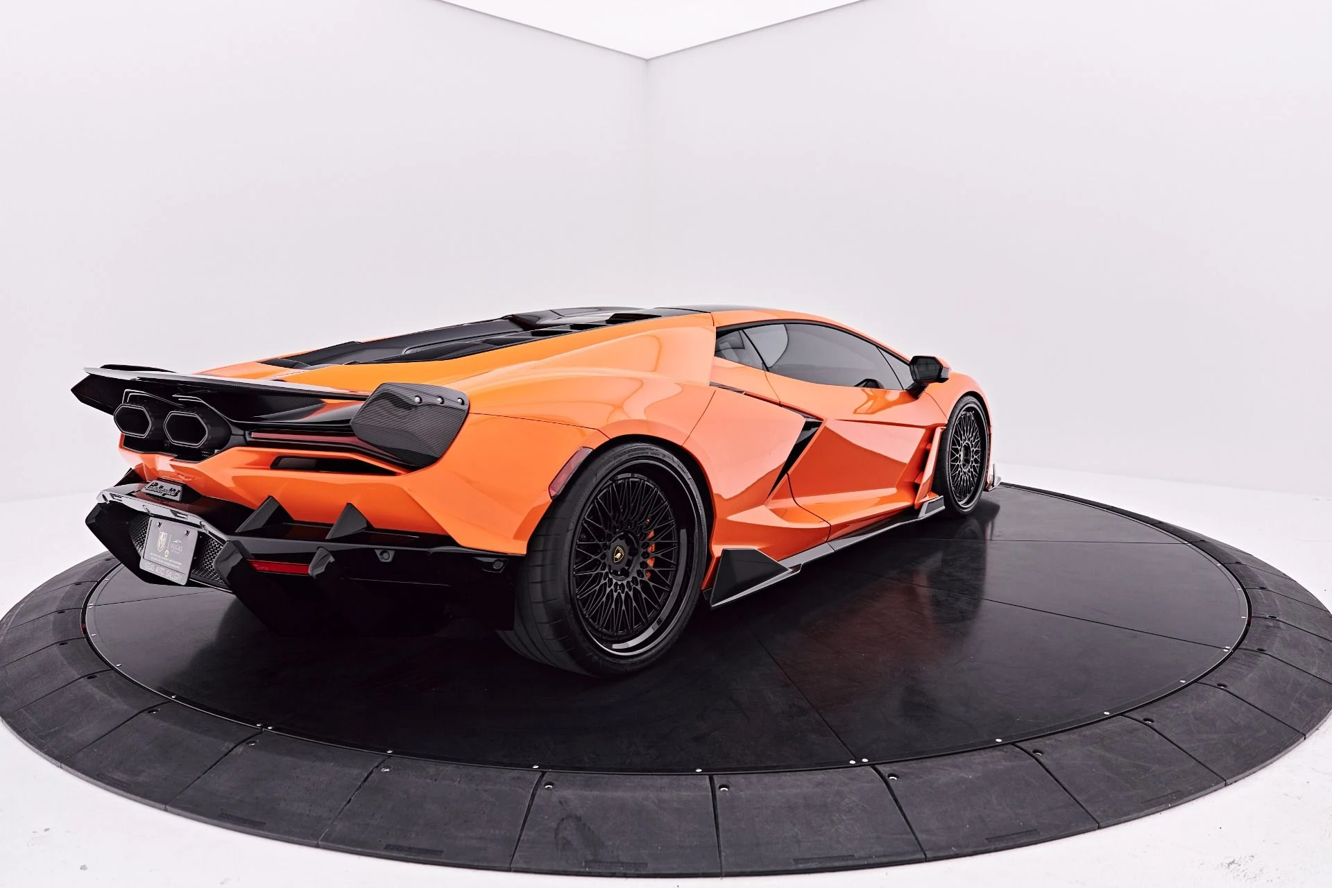 mph018_3270960175_Used_2025_Lamborghini_Revuelto_Base_1786151760_5d45dcf733