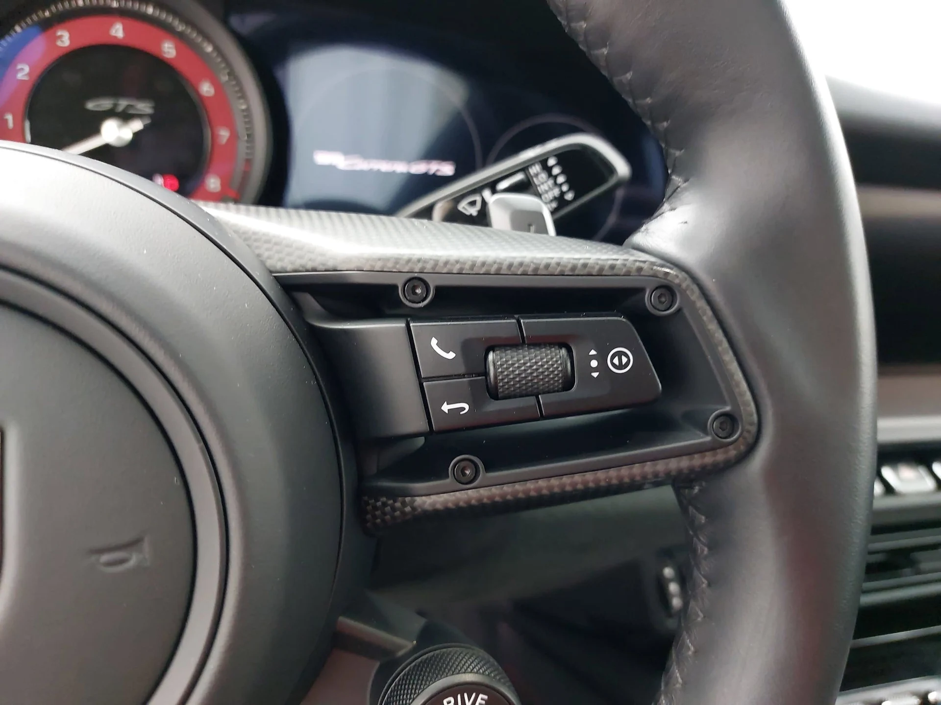 mph018_3278996475_75a00459934648ed9bf7b6243a6d1879x_5d0896550e