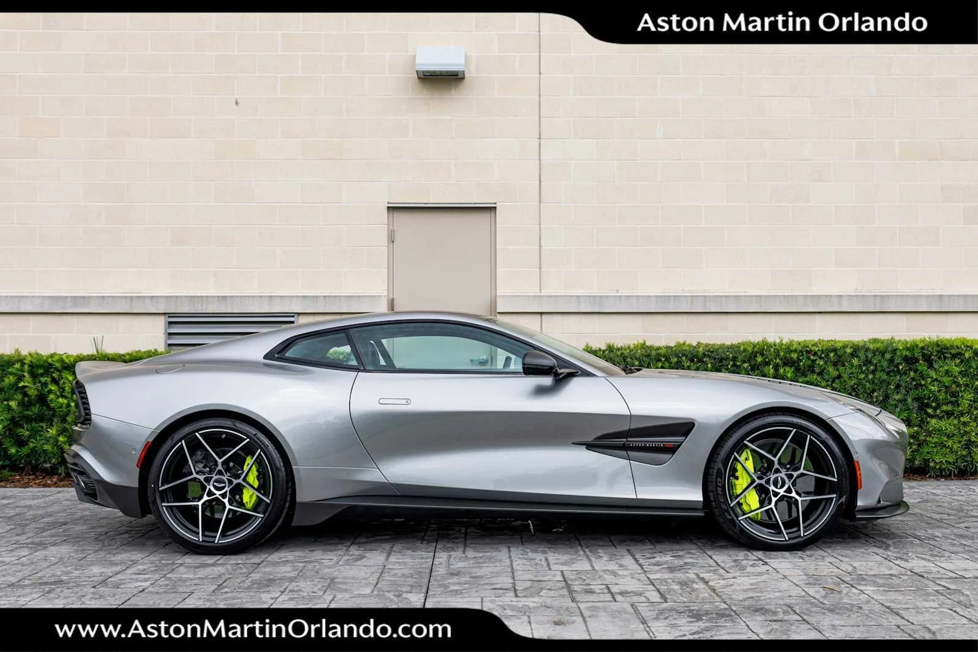 mph018_3279279499_19_915ed9b37f