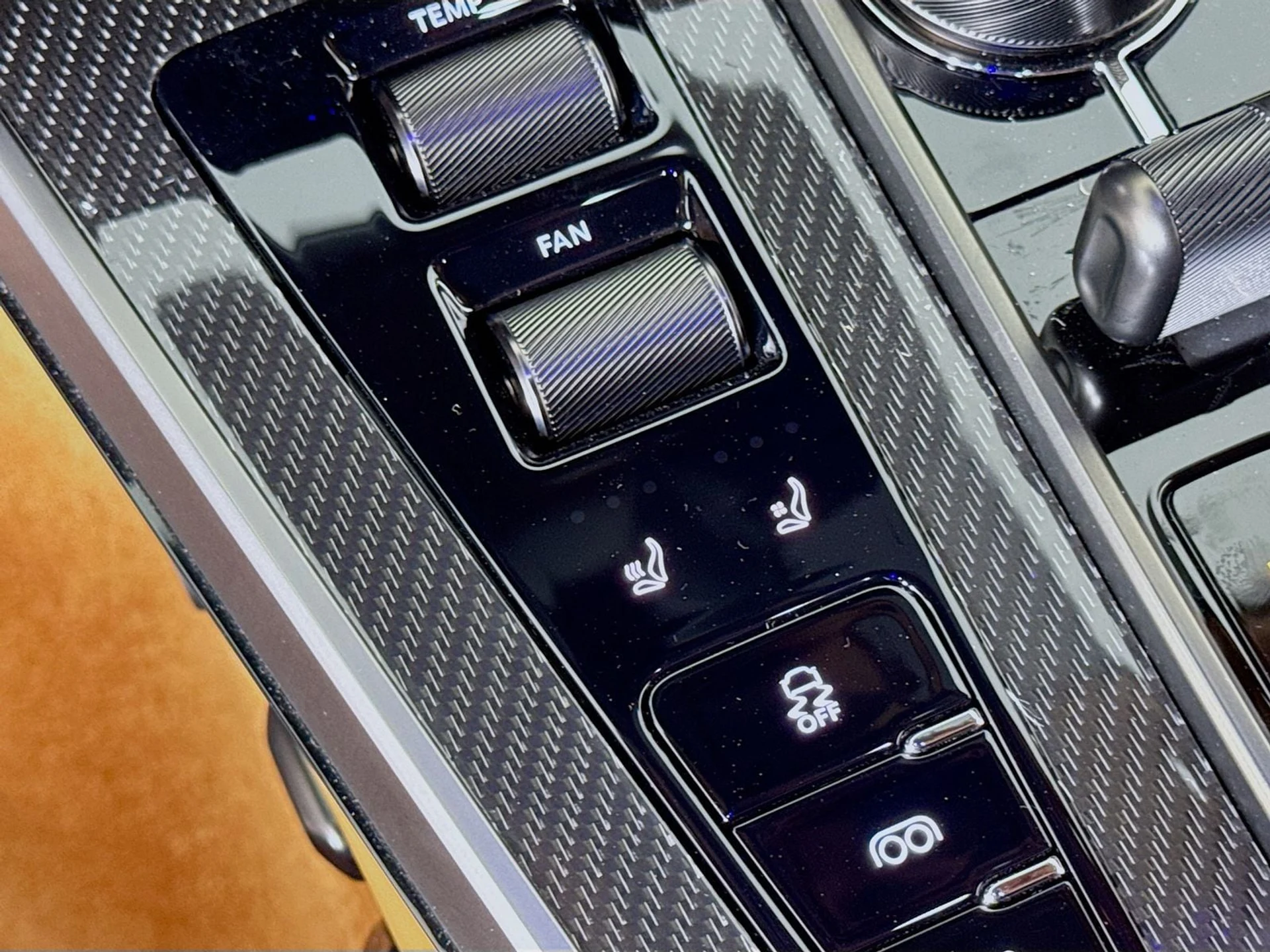 mph018_3284021480_eb2eb2d6f3906f7932a44a4eaed25c09x_e40f65f95e