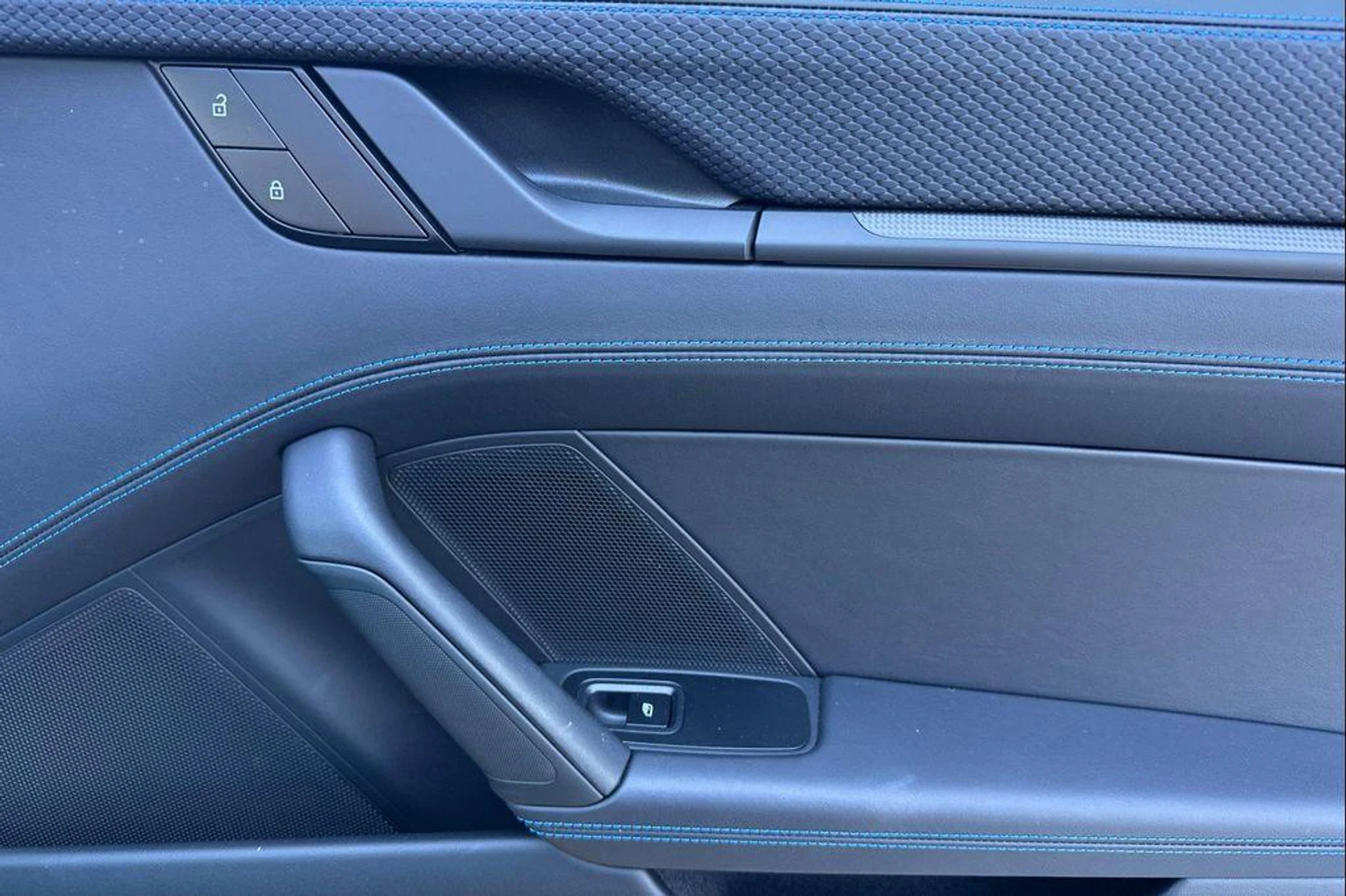 mph018_3289995540_8c_WV_Se_M_Bp_lu_E2_LP_2_Fk_L3mwn_W_Qo_f07aae64b2