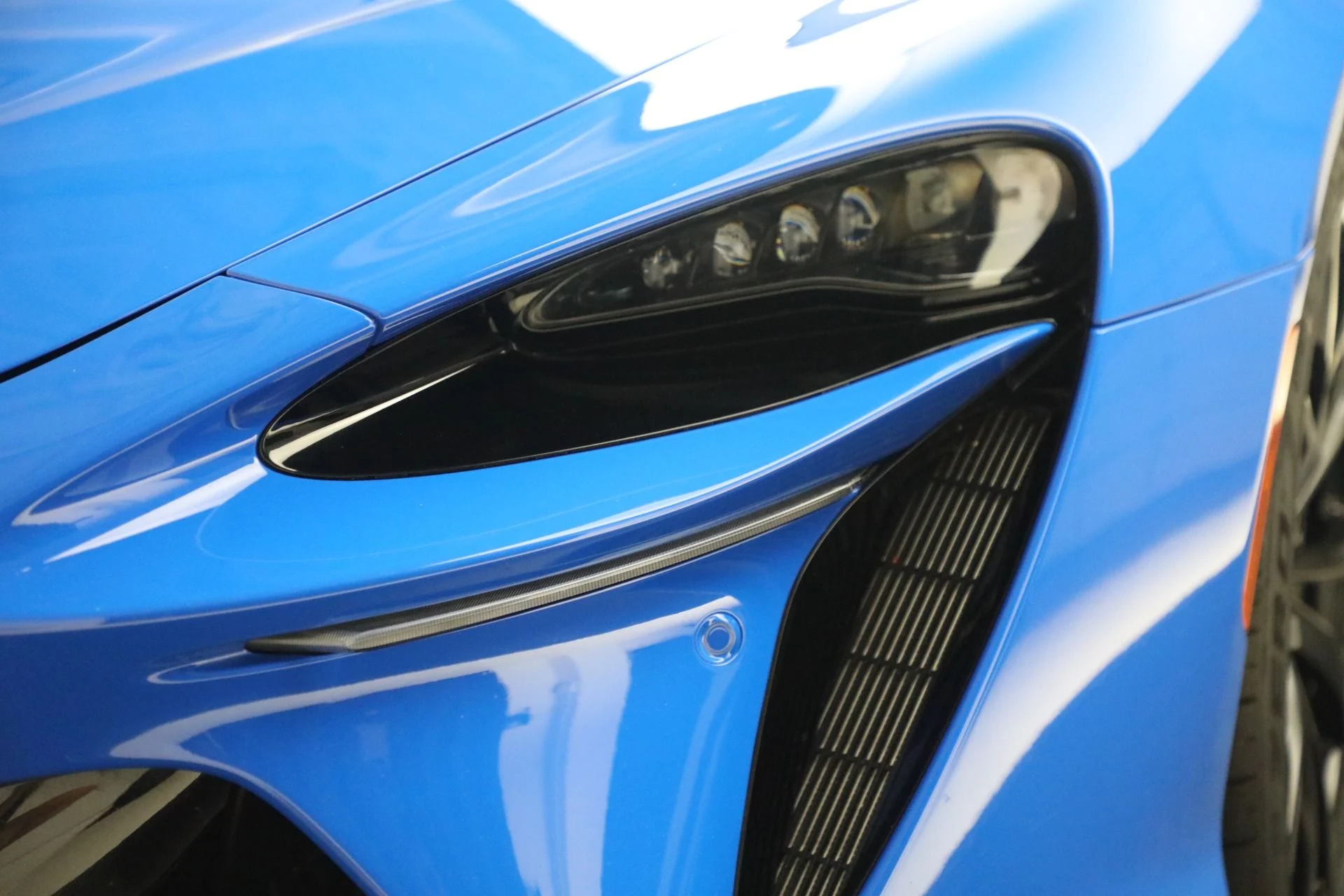 mph018_3290124294_Used_2023_Mc_Laren_Artura_Performance_1a6047c73c