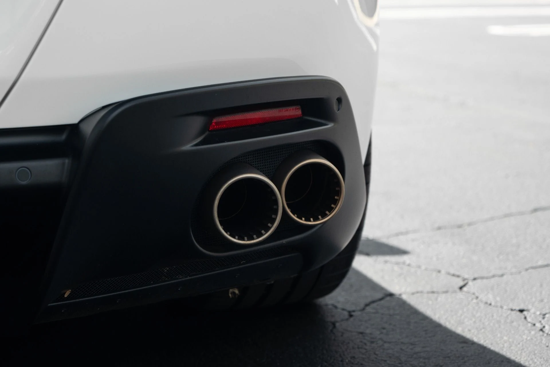 mph018_3292551982_Used_2022_Ferrari_Roma_1764790245_ca19a1e582