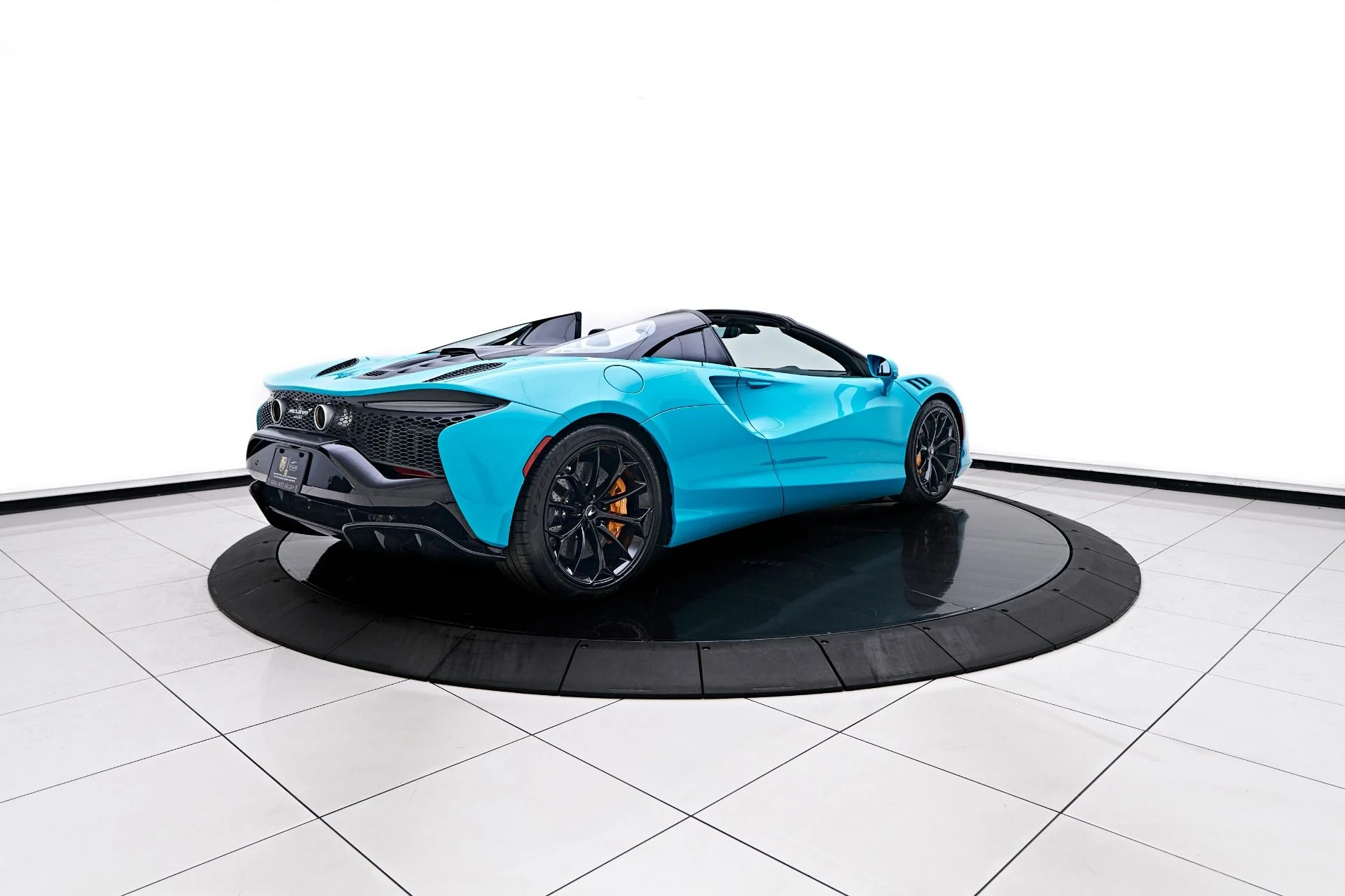 mph018_3293697927_Used_2025_Mc_Laren_Artura_1755992015_74a95a7b52