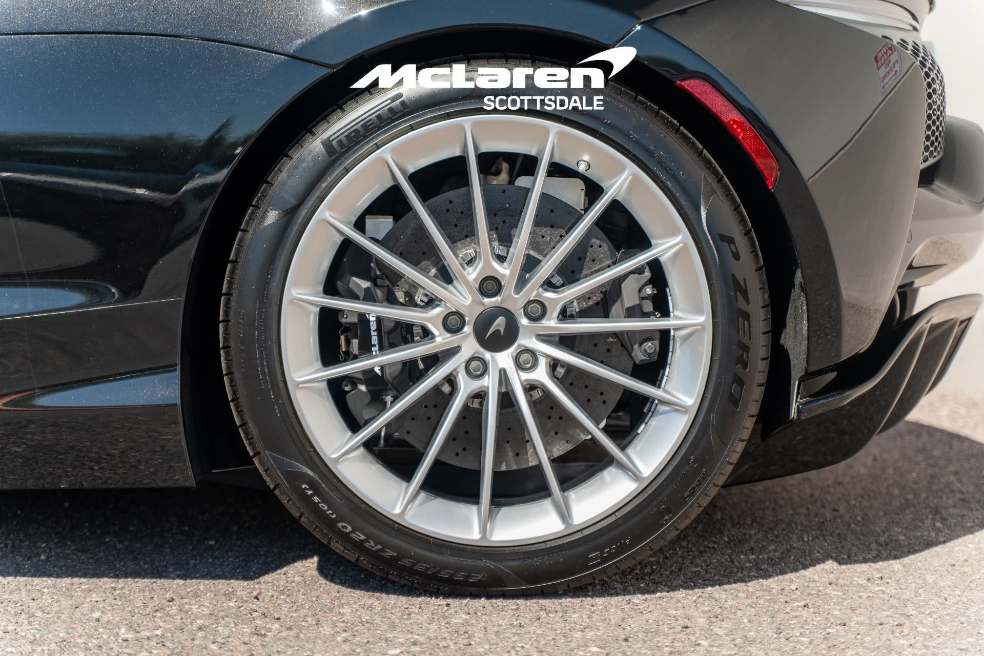 mph018_3306287420_Used_2025_MCLAREN_ARTURA_1759477334_76b974ee3e