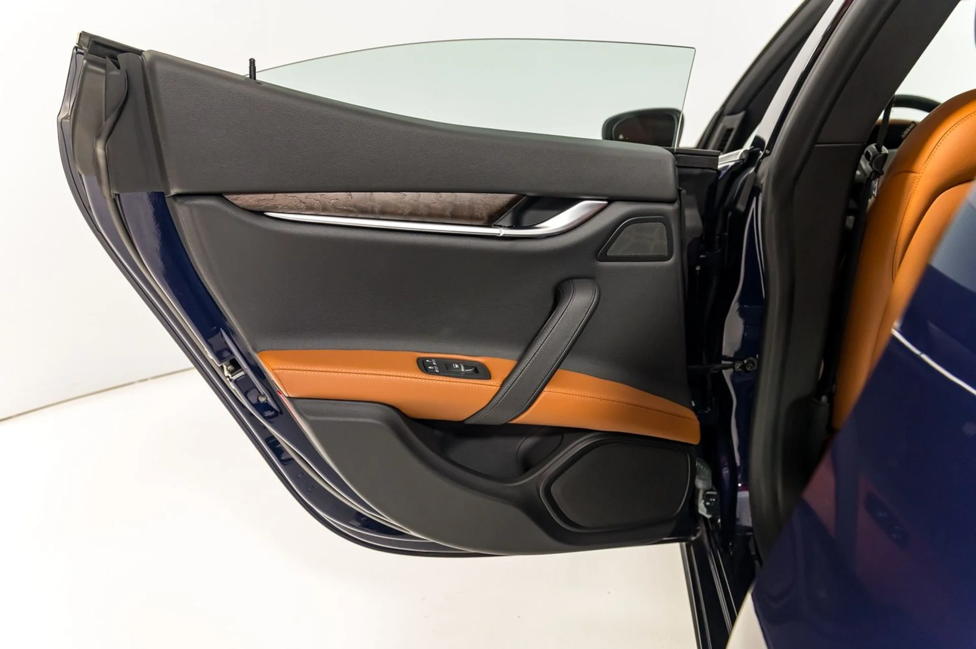 mph018_3309073950_36c629cb5ab04a4ebd0d8a62ccf4d7e6_c889df7040