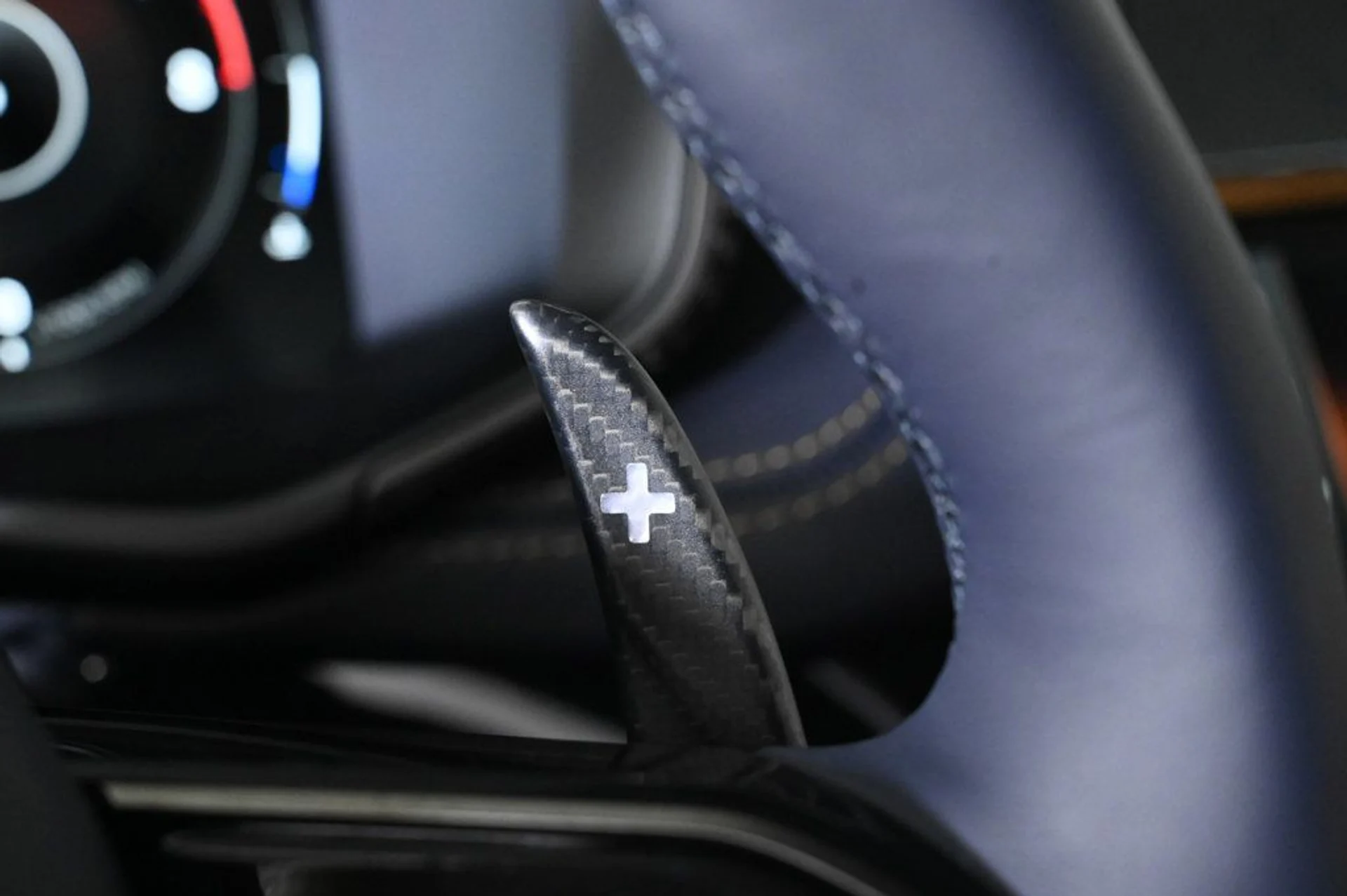 mph018_3316237558_new_2026_aston_martin_dbx_707awd_11350_22961651_18_1024_12b988da22