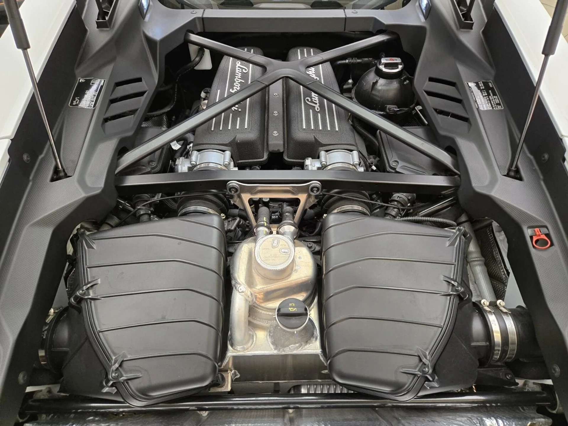 mph018_3316998791_Used_2023_Lamborghini_Huracan_Tecnica_1777355909_2fb58d28e8