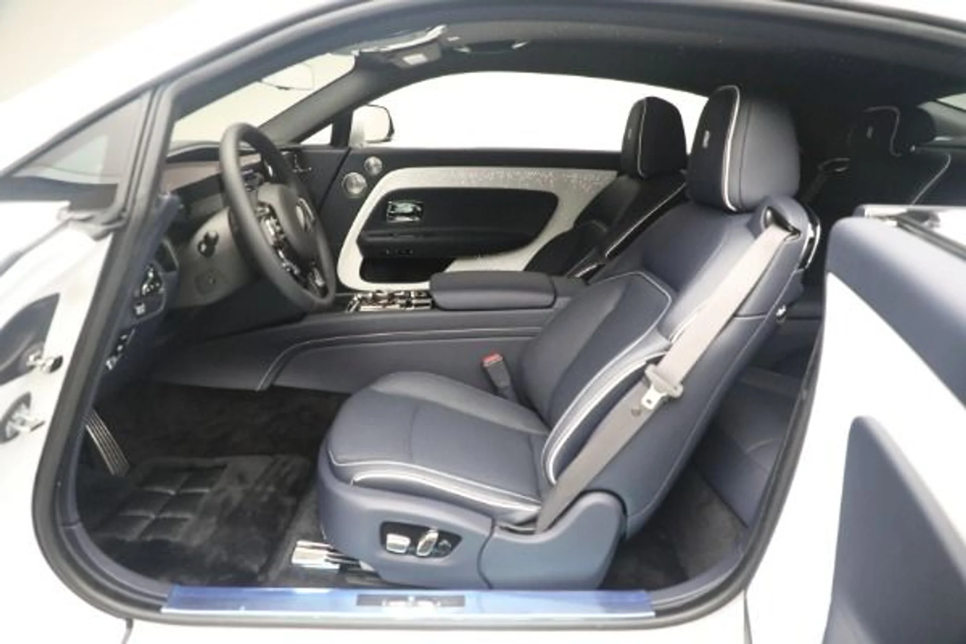 mph018_3322249021_Used_2024_Rolls_Royce_Spectre_db2c258f17