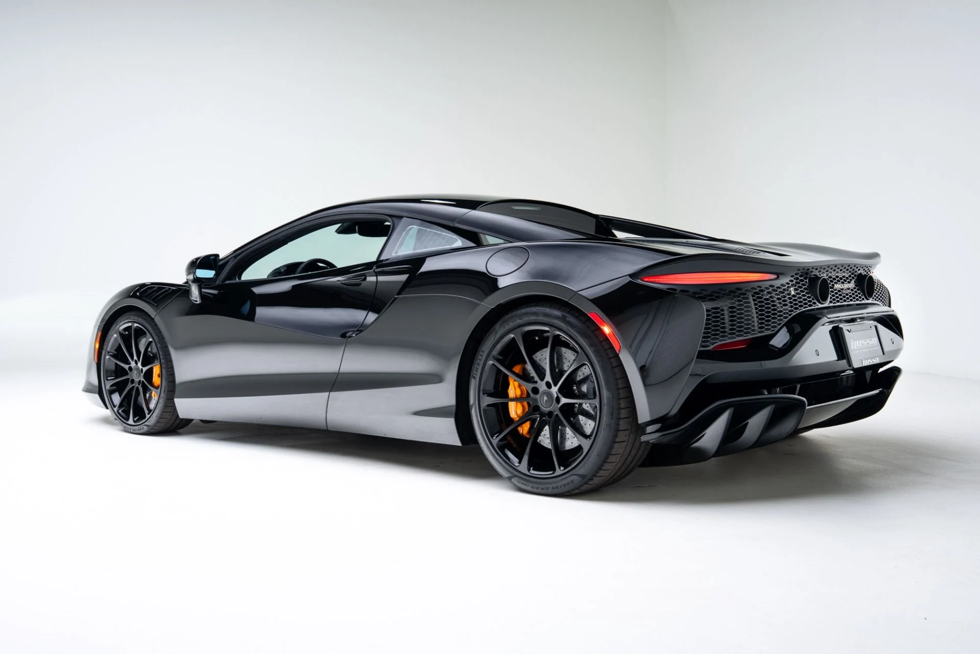 mph018_3336034119_Used_2026_Mc_Laren_Artura_1770152566_237e3c22ad